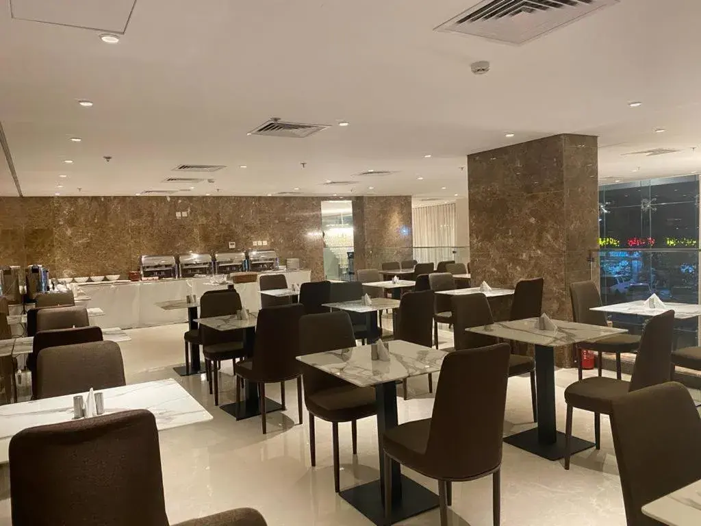 Restaurant/places to eat in Savoye Hotel Restaurant/places to eat in Savoye Hotel