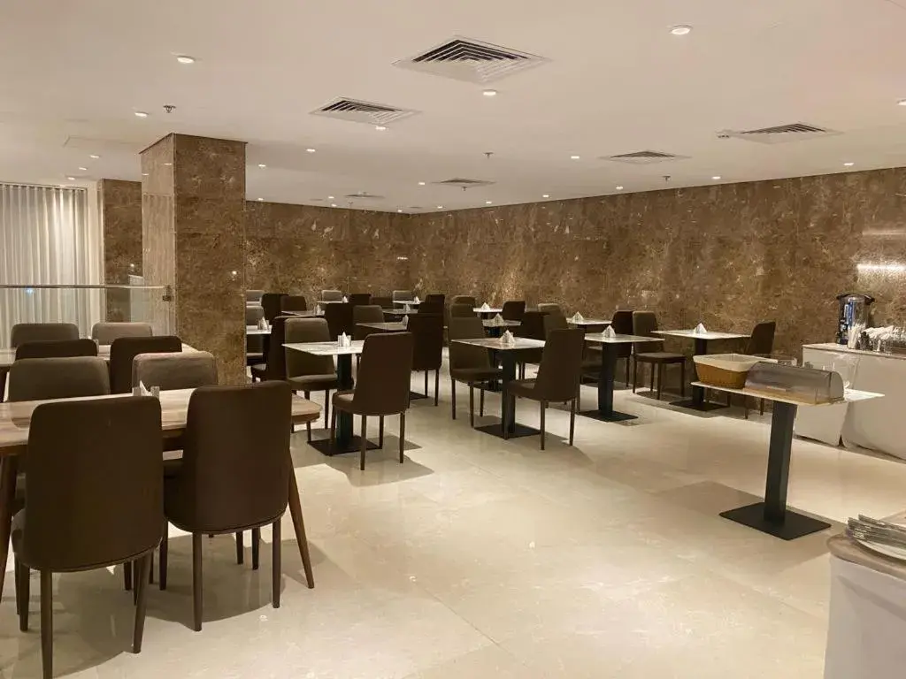 Restaurant/places to eat in Savoye Hotel Restaurant/places to eat in Savoye Hotel