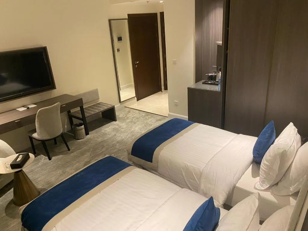 Photo of the whole room, Bed in Savoye Hotel