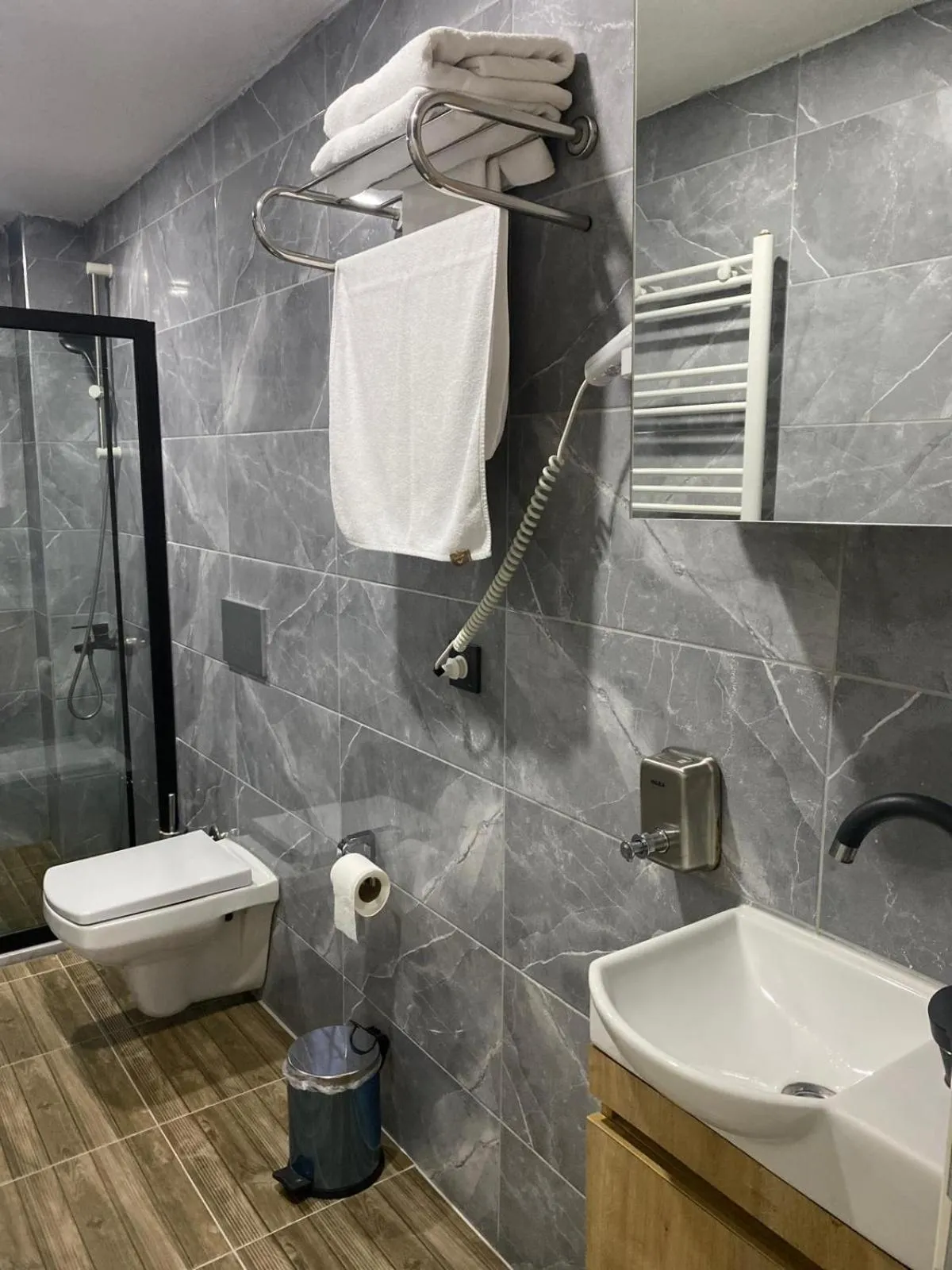 Ozn Suit Airport Hotel