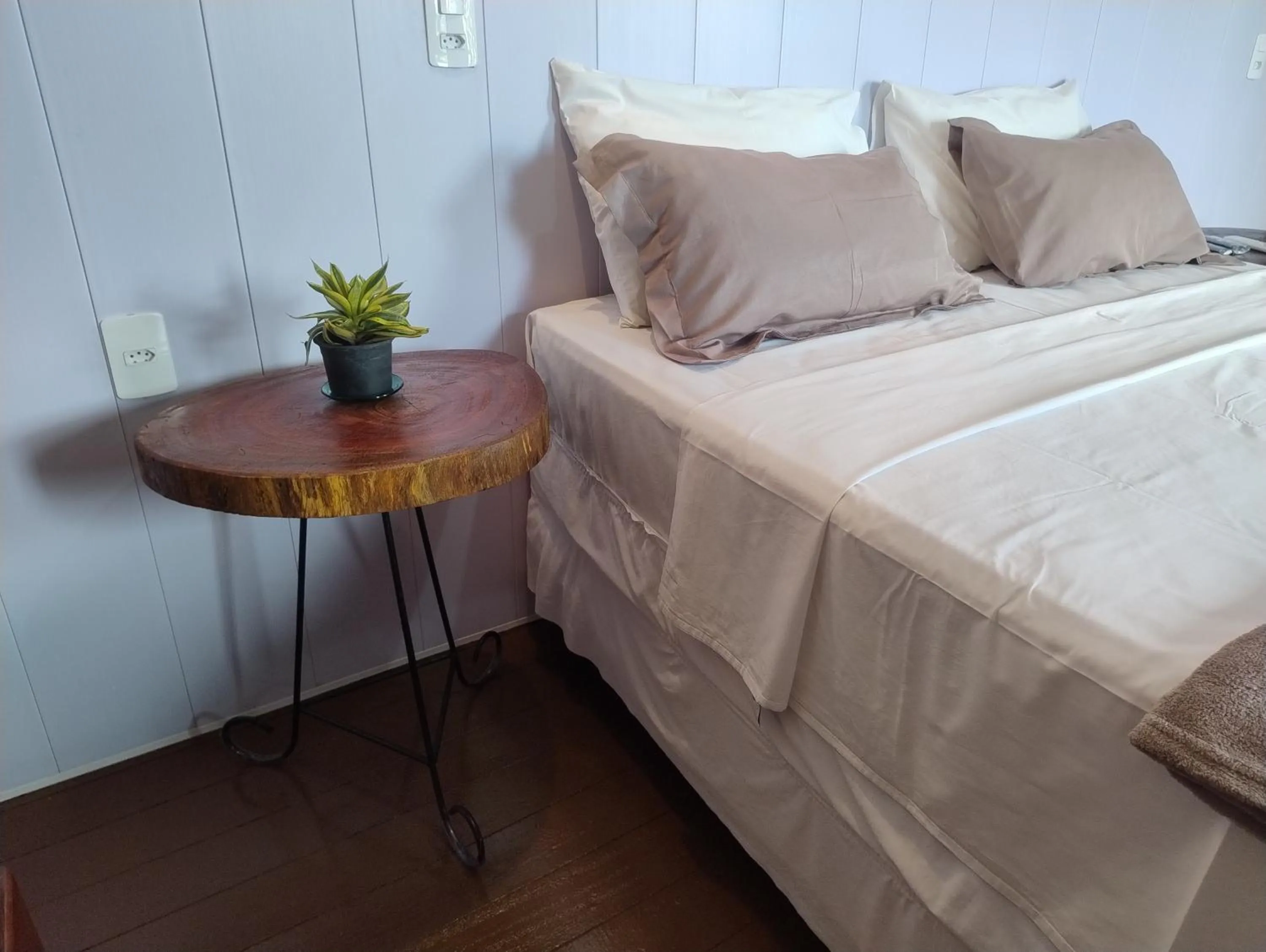 Decorative detail, Bed in Hotel Coração Verde