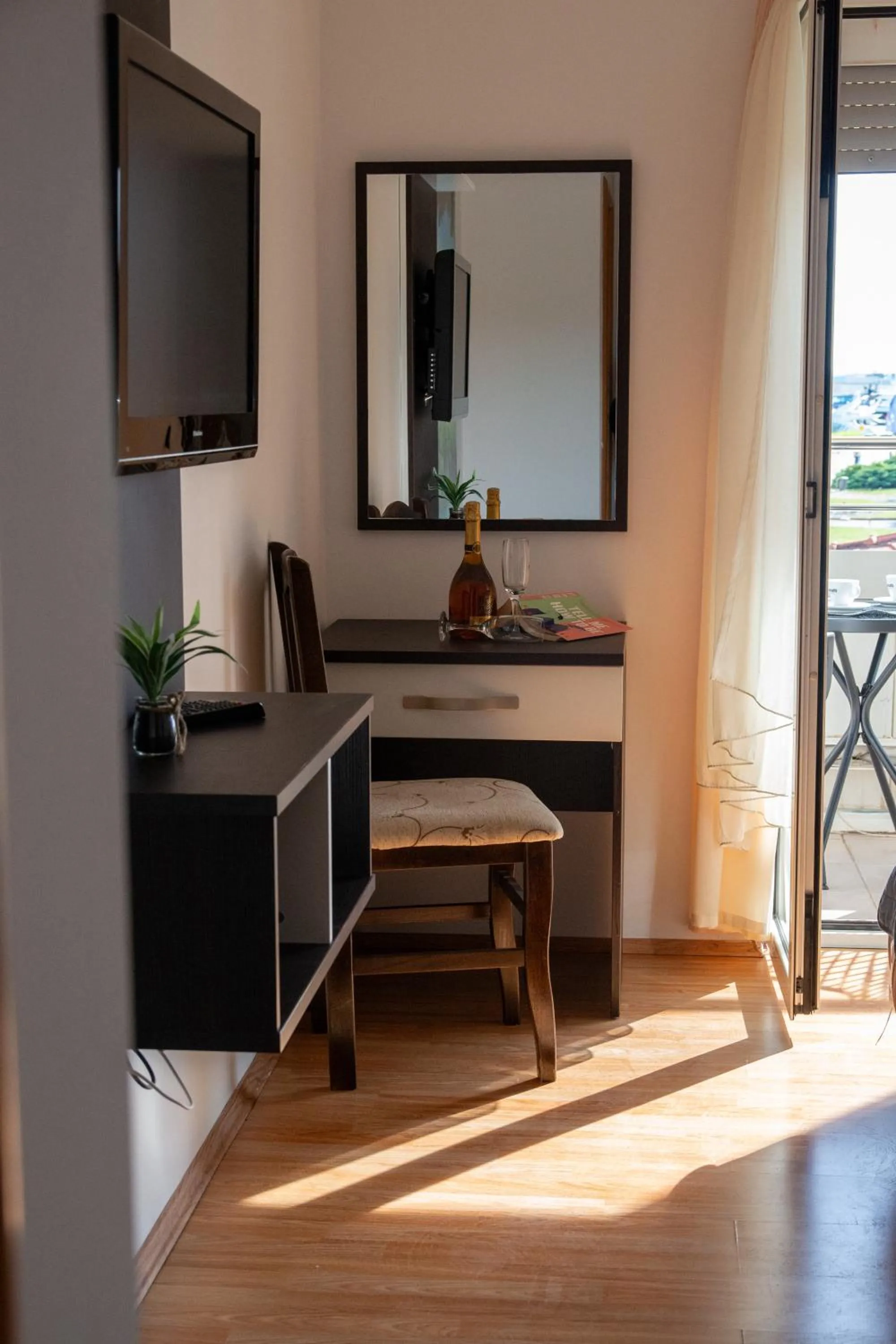 TV and multimedia in Guest House Maritimo