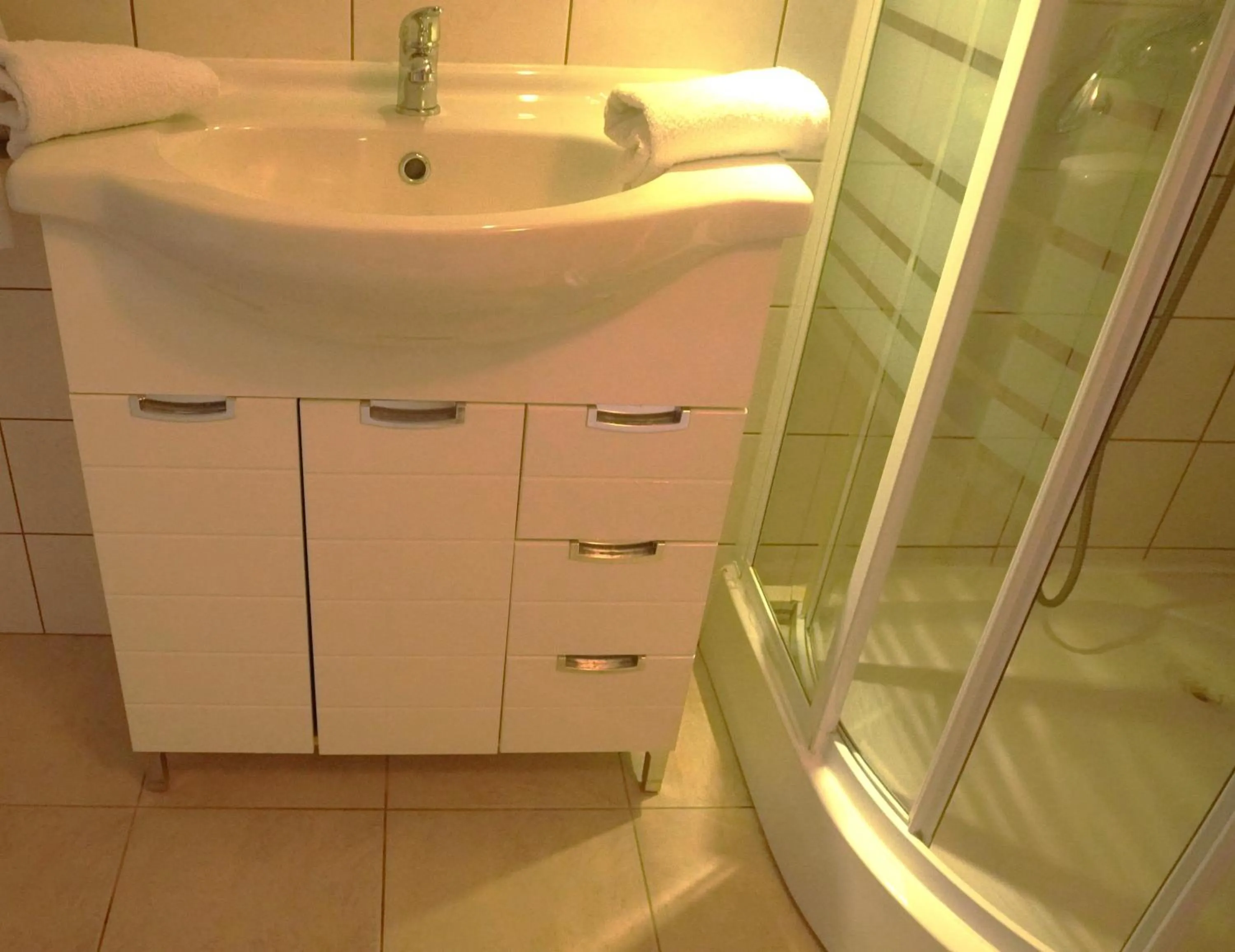 Bathroom in Guest House Maritimo