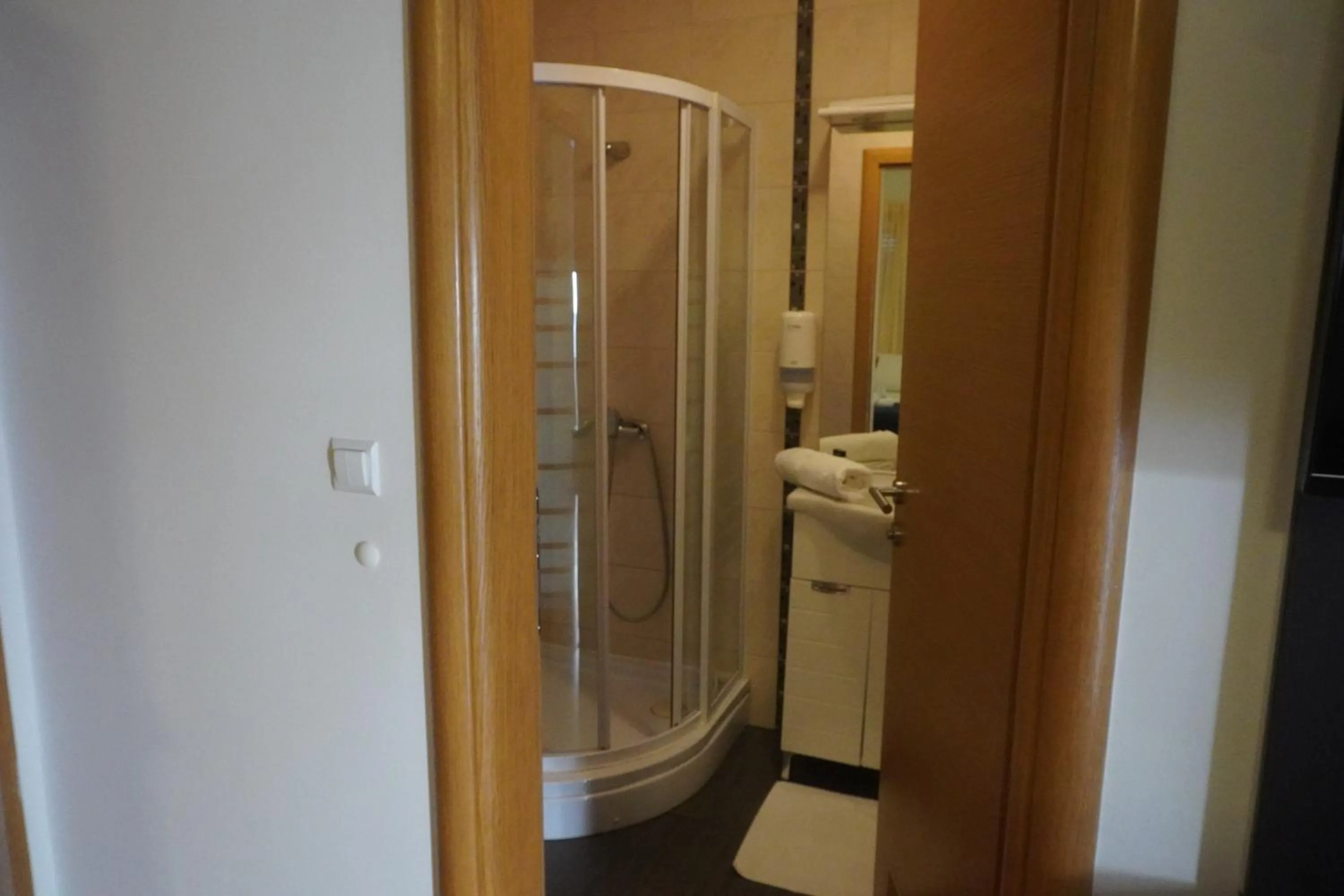 Shower in Guest House Maritimo