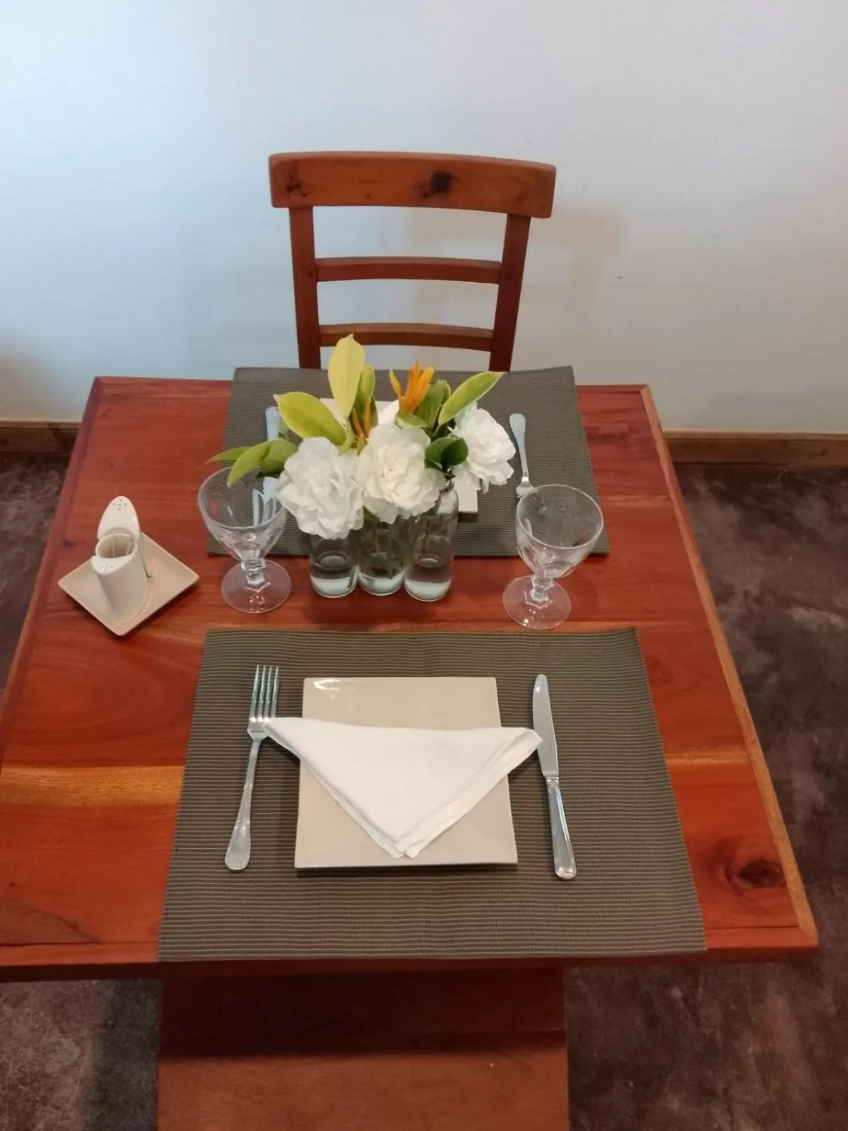 Restaurant/places to eat in Samsara