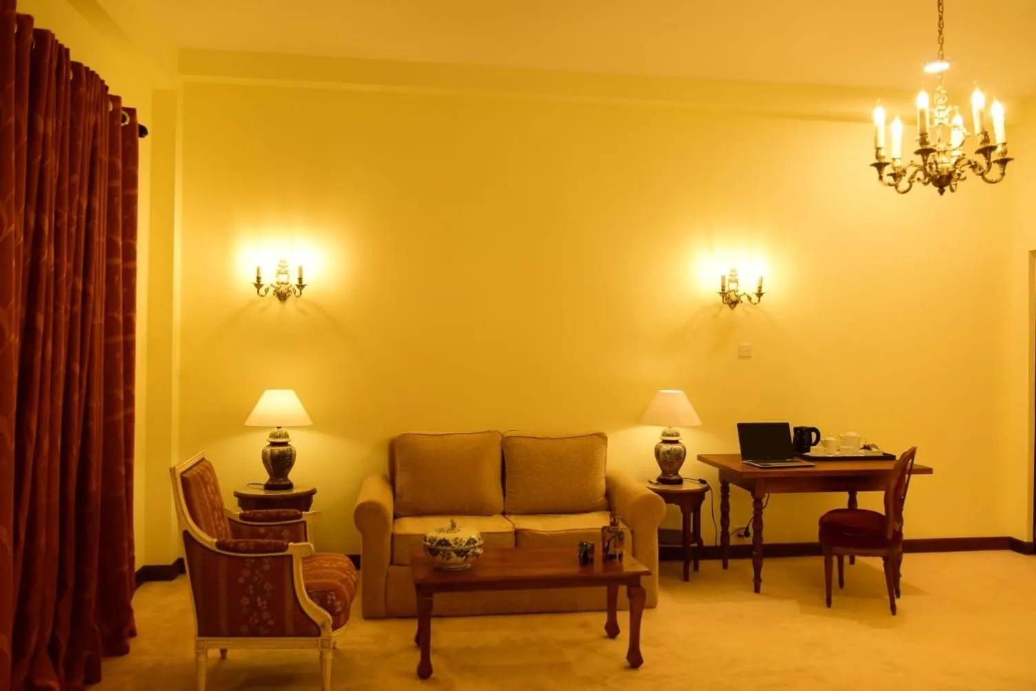 Seating area in Samsara