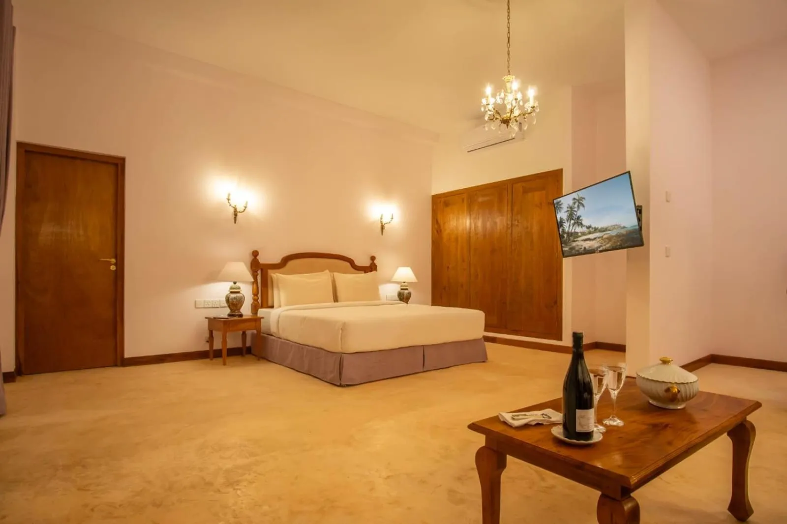 Photo of the whole room, Bed in Samsara