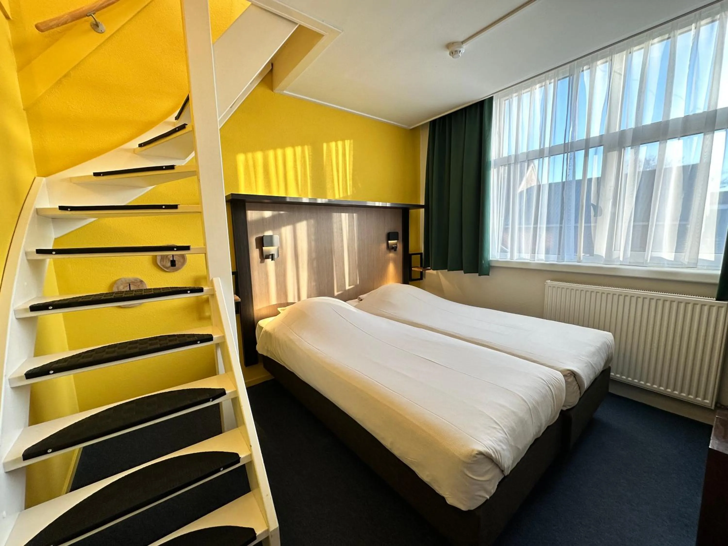 Bedroom, Bed in Hotel Nap