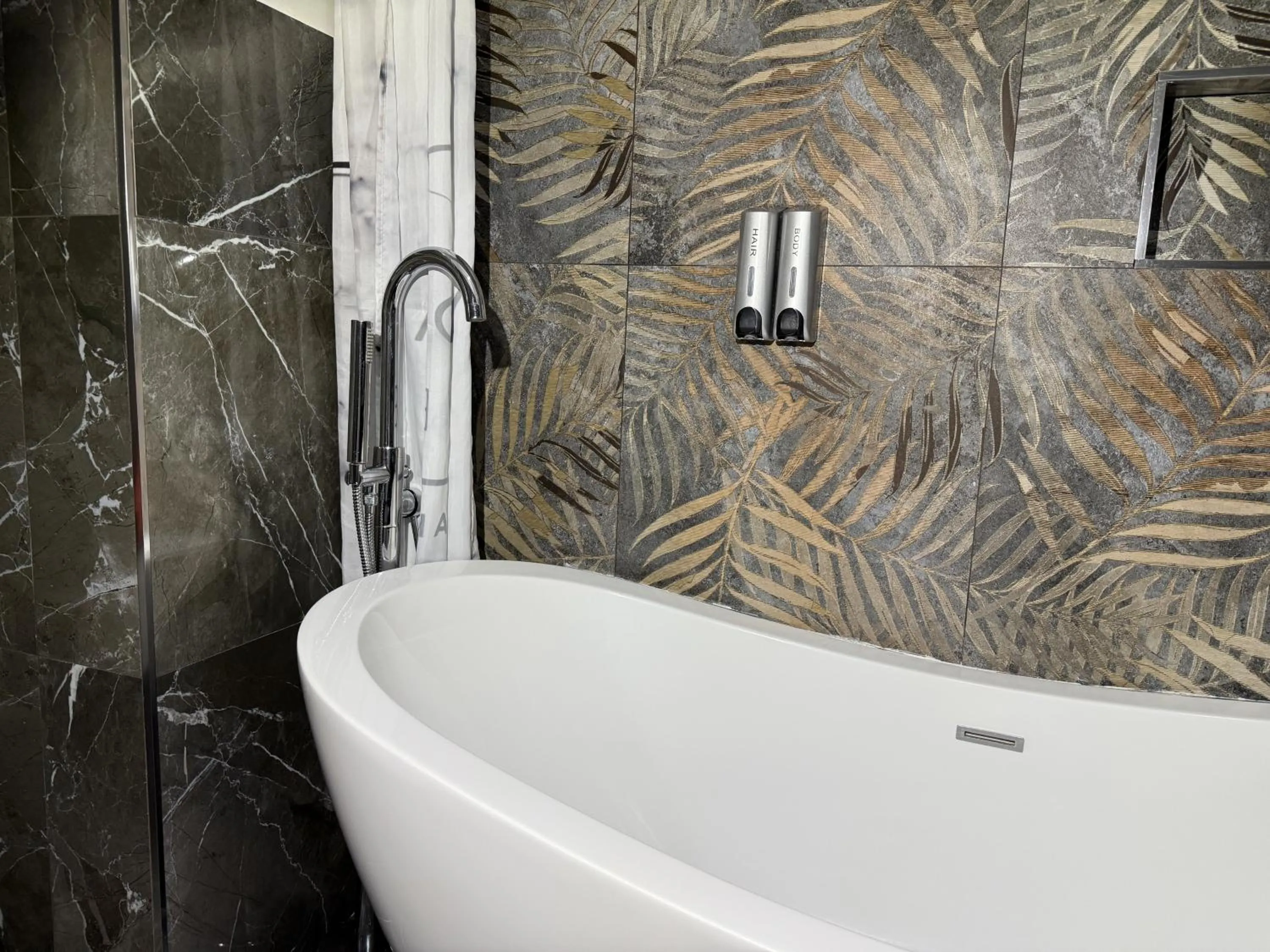 Shower in Ylisea Luxury B&B