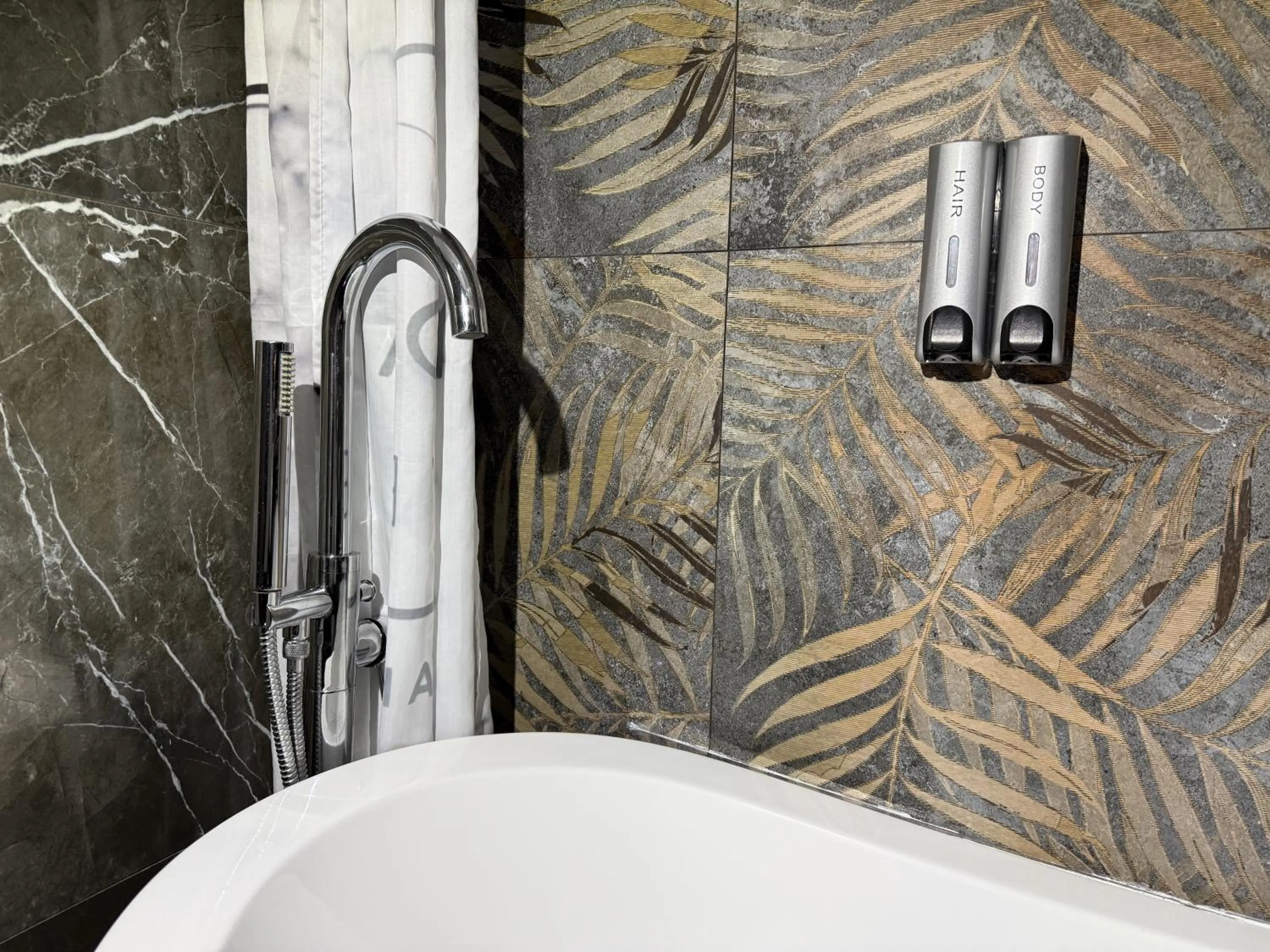 Shower in Ylisea Luxury B&B