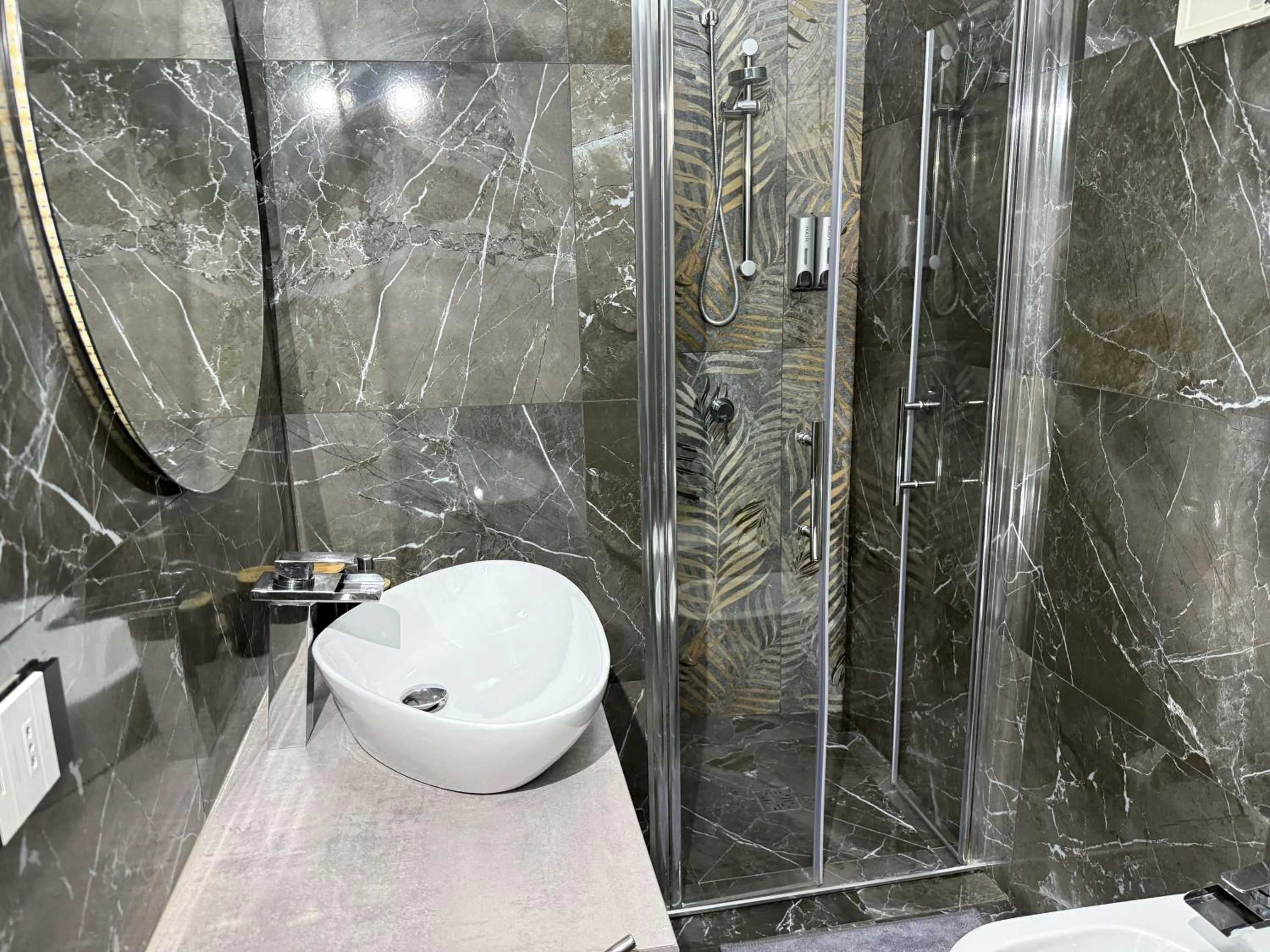 Shower in Ylisea Luxury B&B