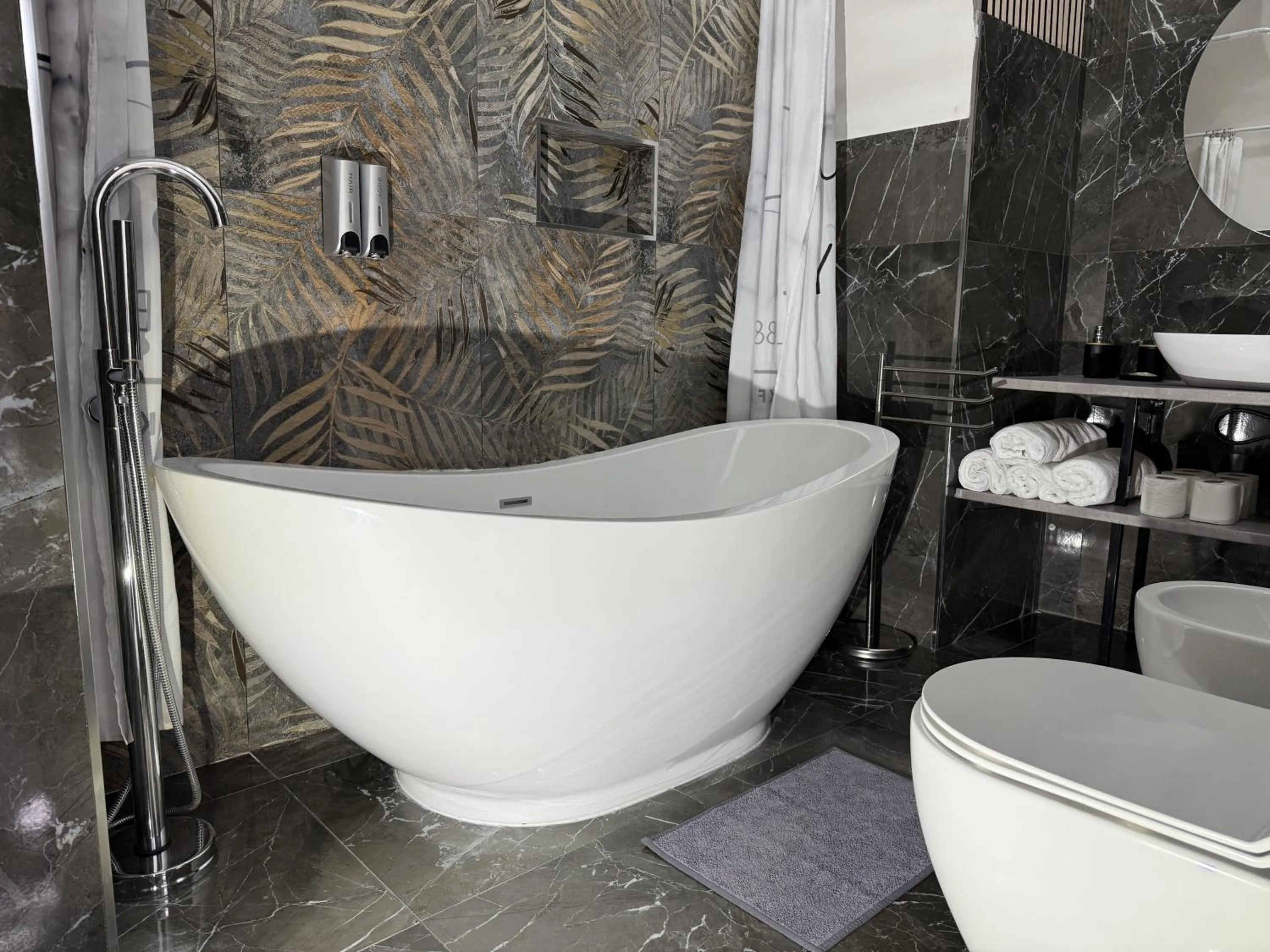 Shower in Ylisea Luxury B&B