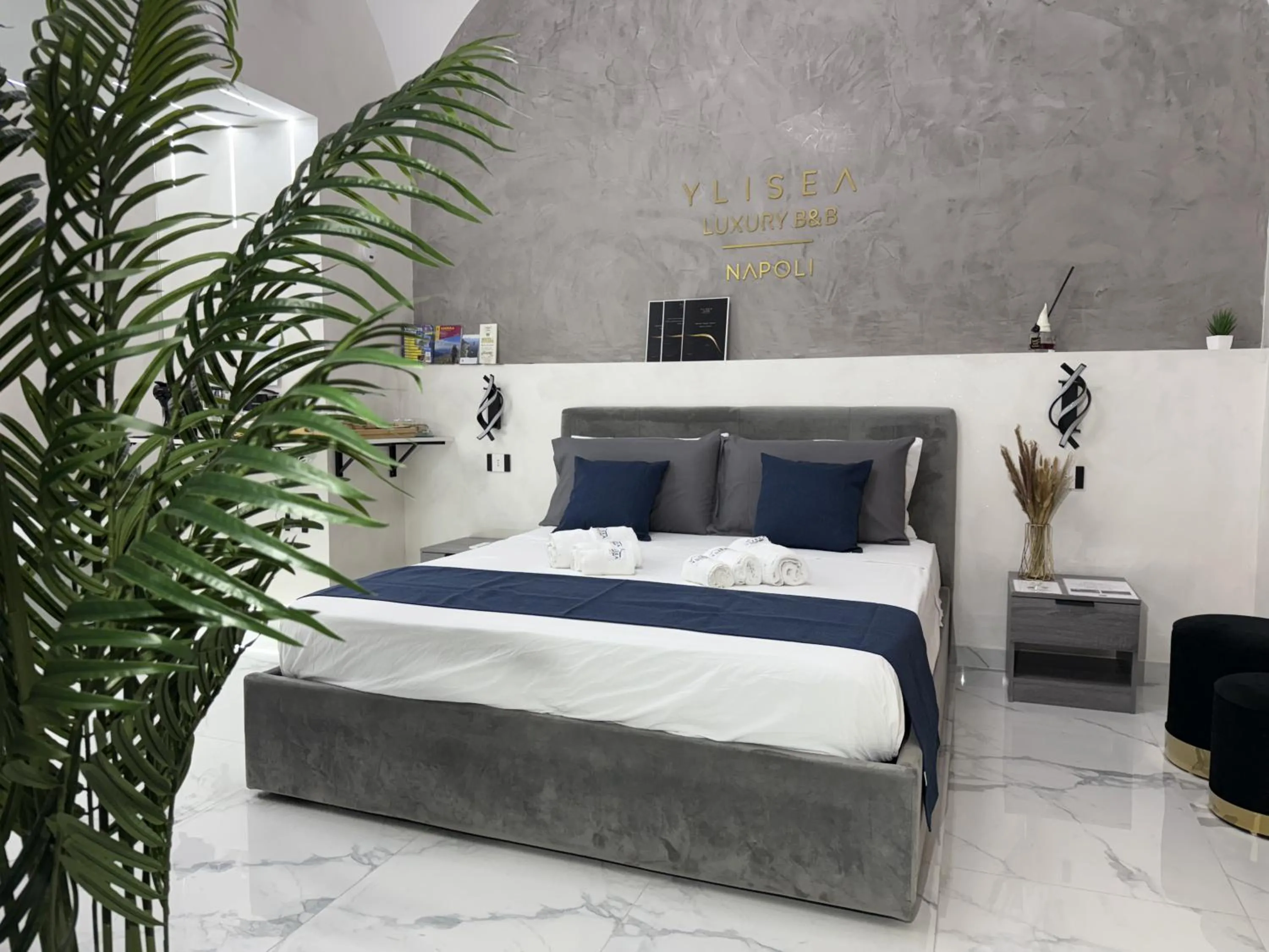 Bedroom, Bed in Ylisea Luxury B&B