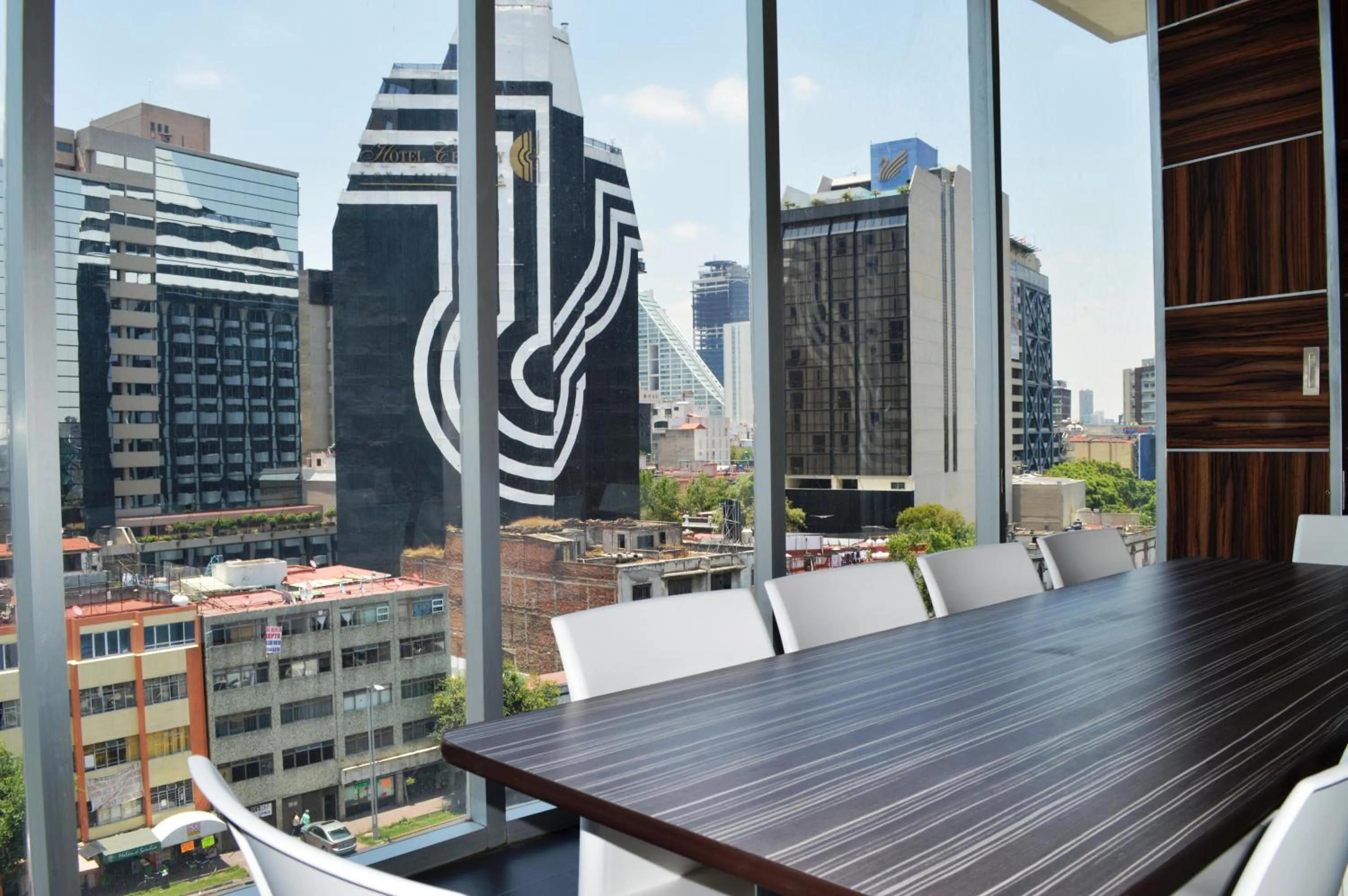 Business facilities in Hotel Block Suites