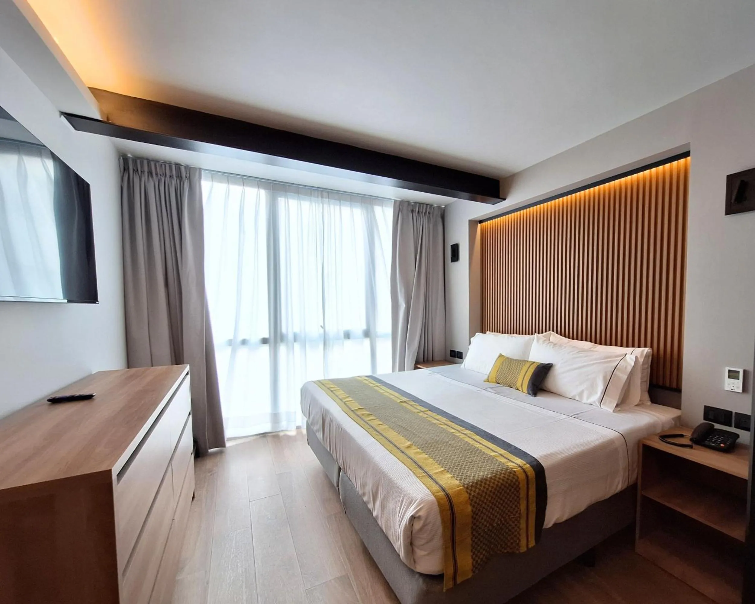 Bedroom, Bed in Hotel Block Suites