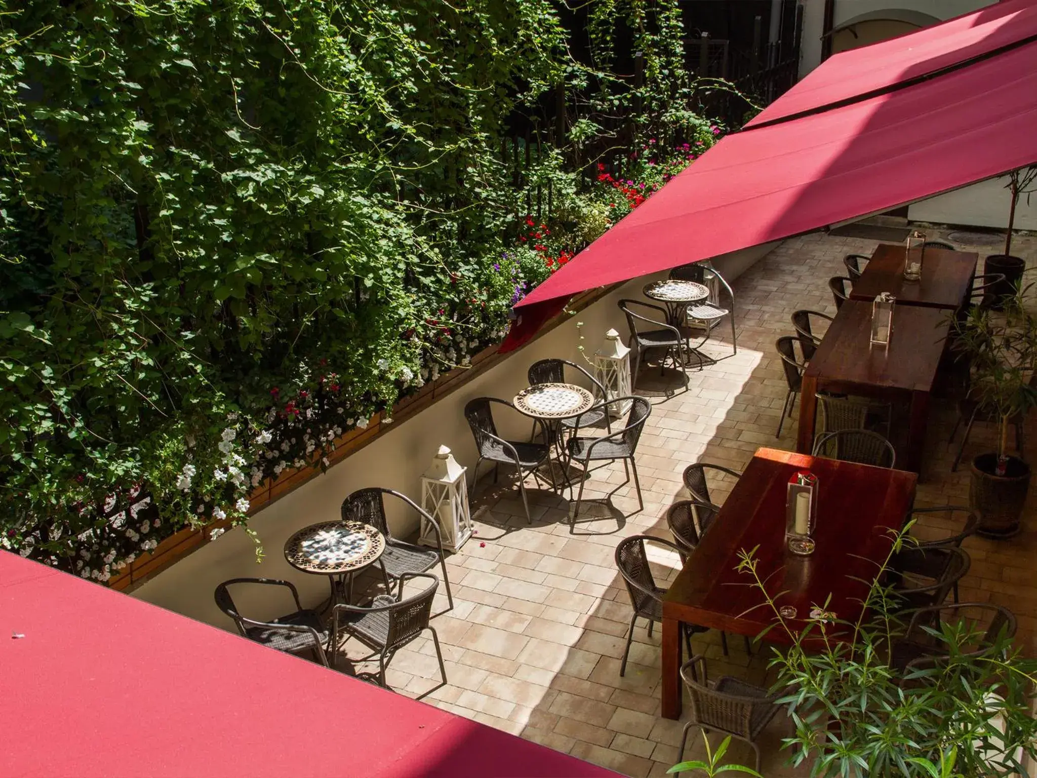 Restaurant/places to eat in Lounge Apartments Restaurant/places to eat in Lounge Apartments