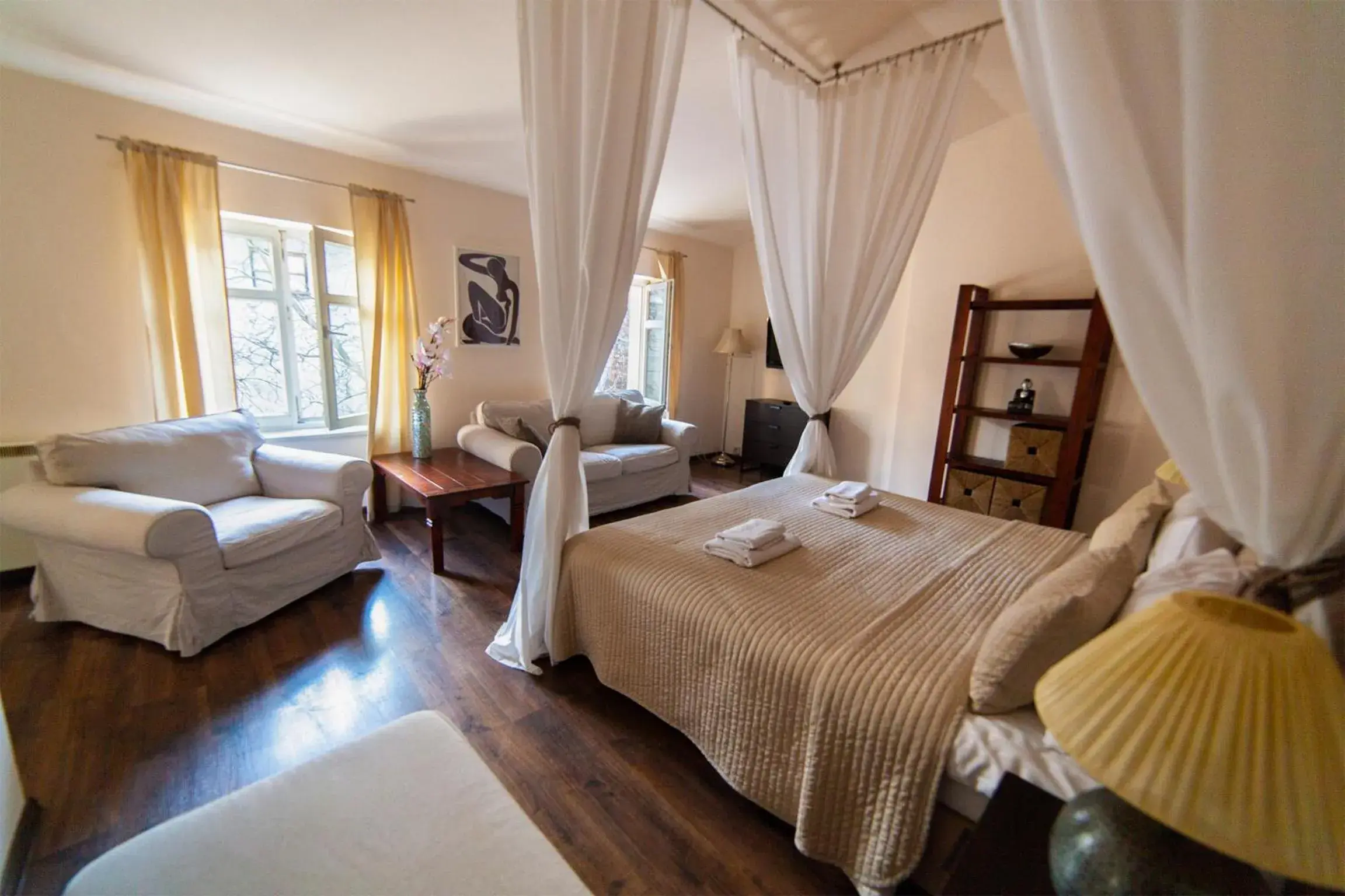 Bedroom, Bed in Lounge Apartments Bedroom, Bed in Lounge Apartments