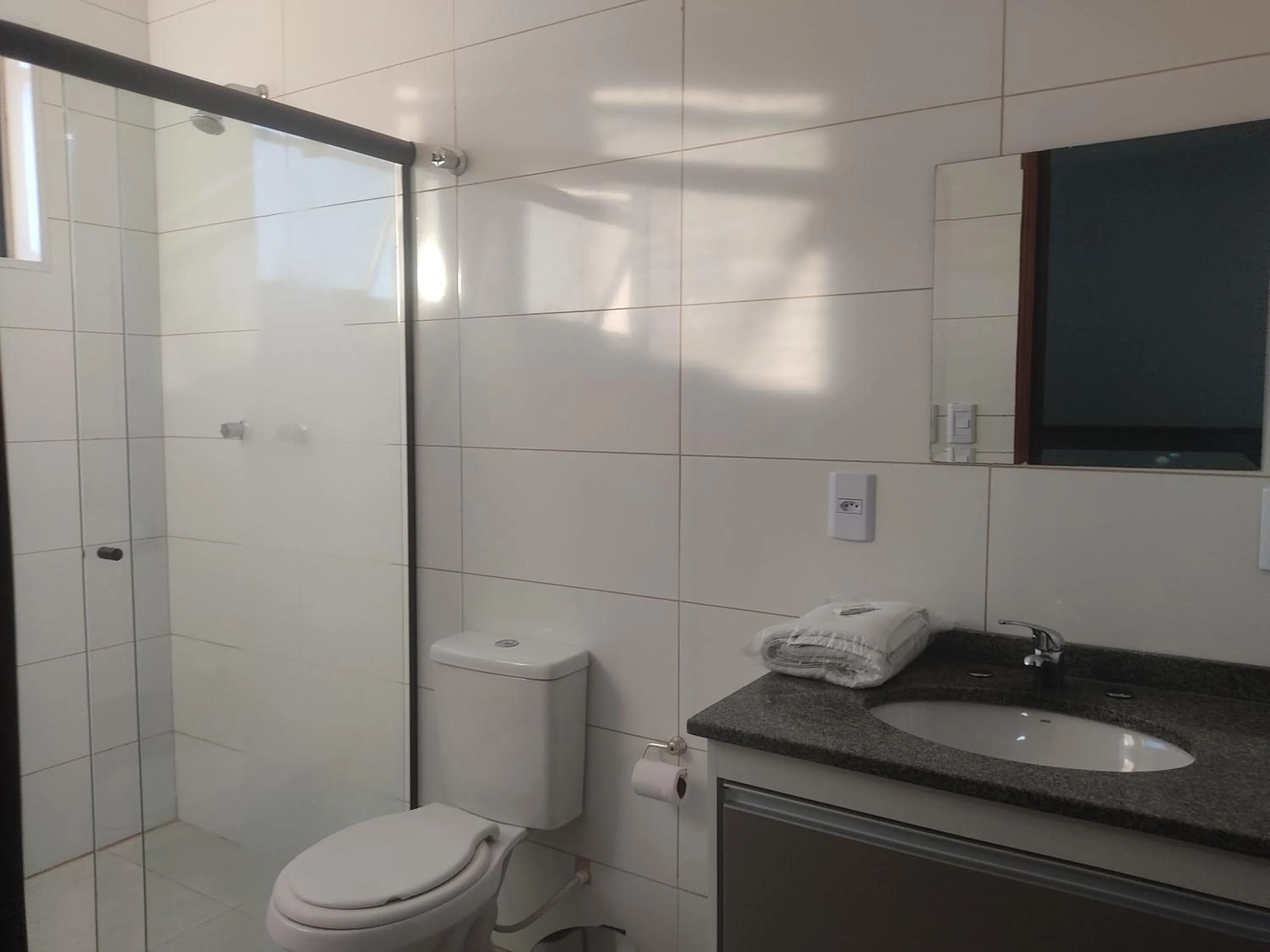 Shower in Blanco Palace Hotel