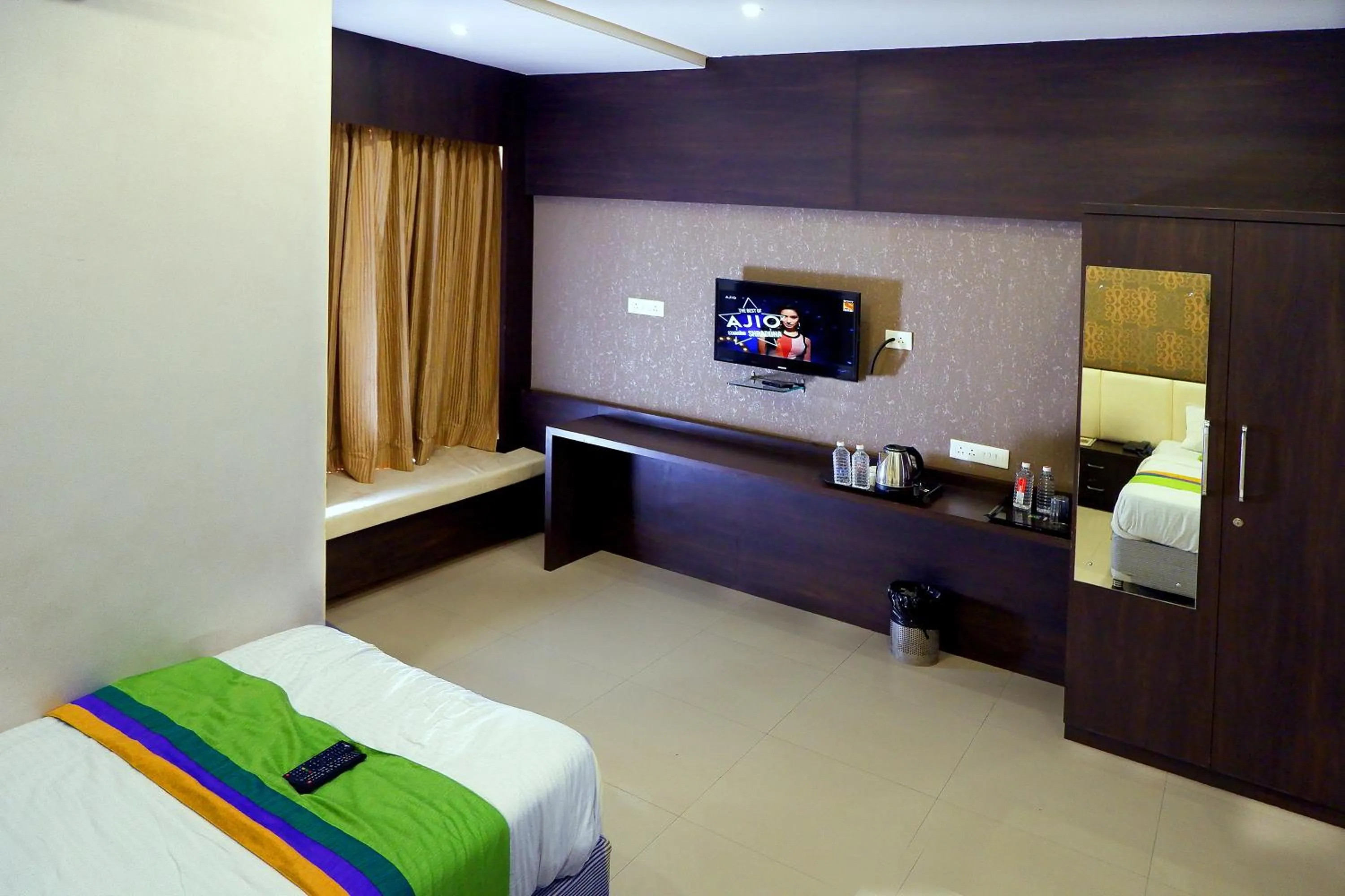 View (from property/room), Bed in Hotel Sai Vijay