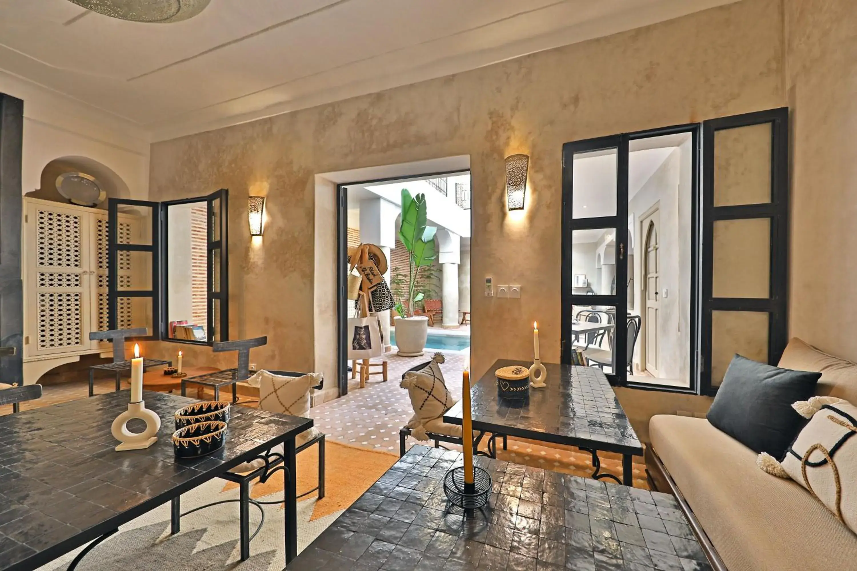 Restaurant/places to eat in Riad Al Badia Restaurant/places to eat in Riad Al Badia