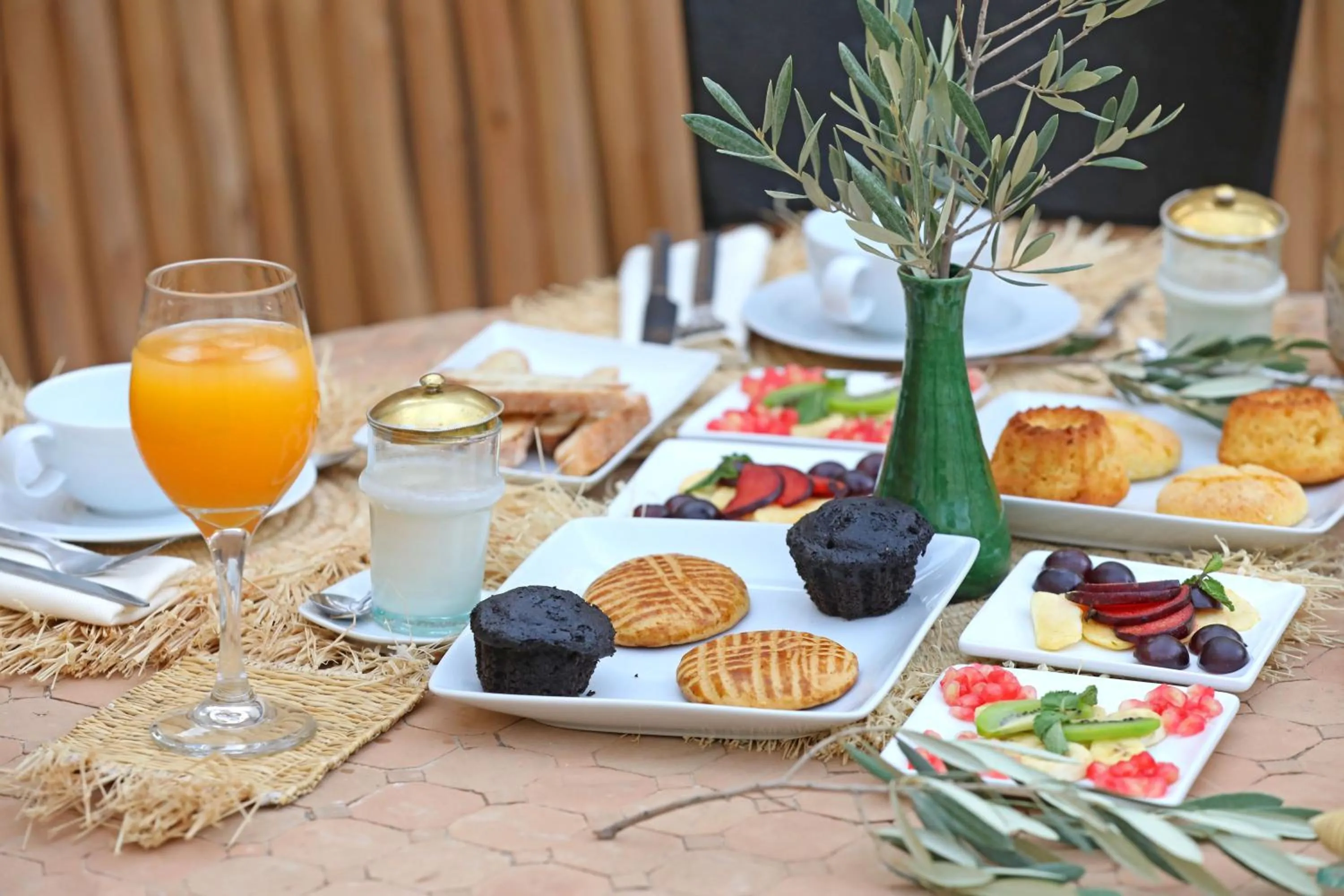 Food and drinks in Riad Al Badia