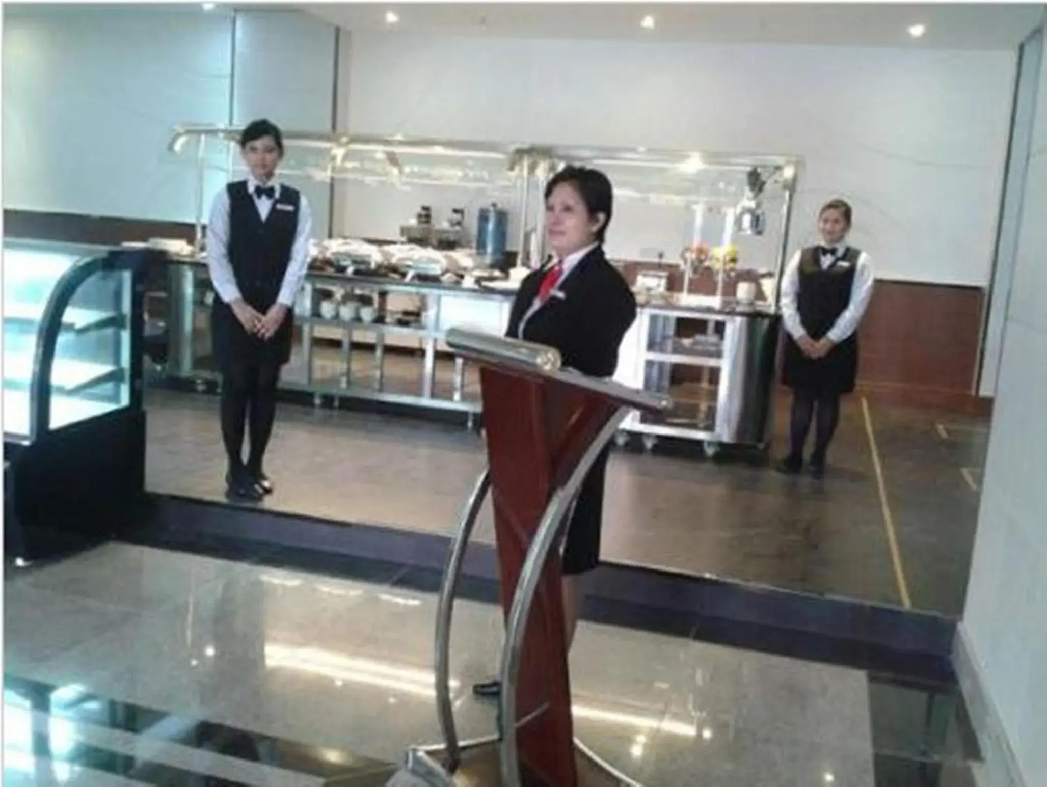 Restaurant/places to eat in Seri Simanggang Hotel Restaurant/places to eat in Seri Simanggang Hotel