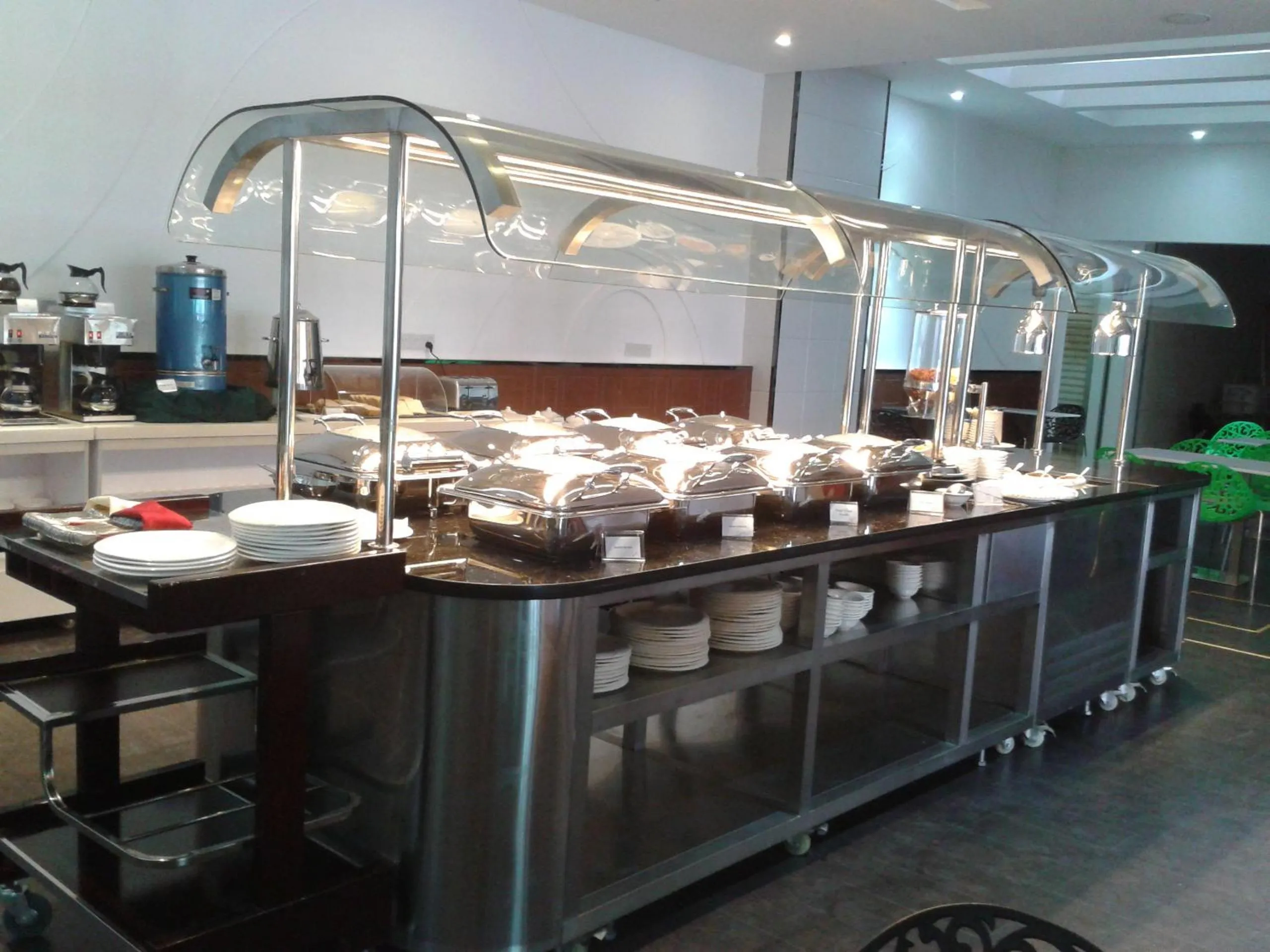 Restaurant/places to eat in Seri Simanggang Hotel