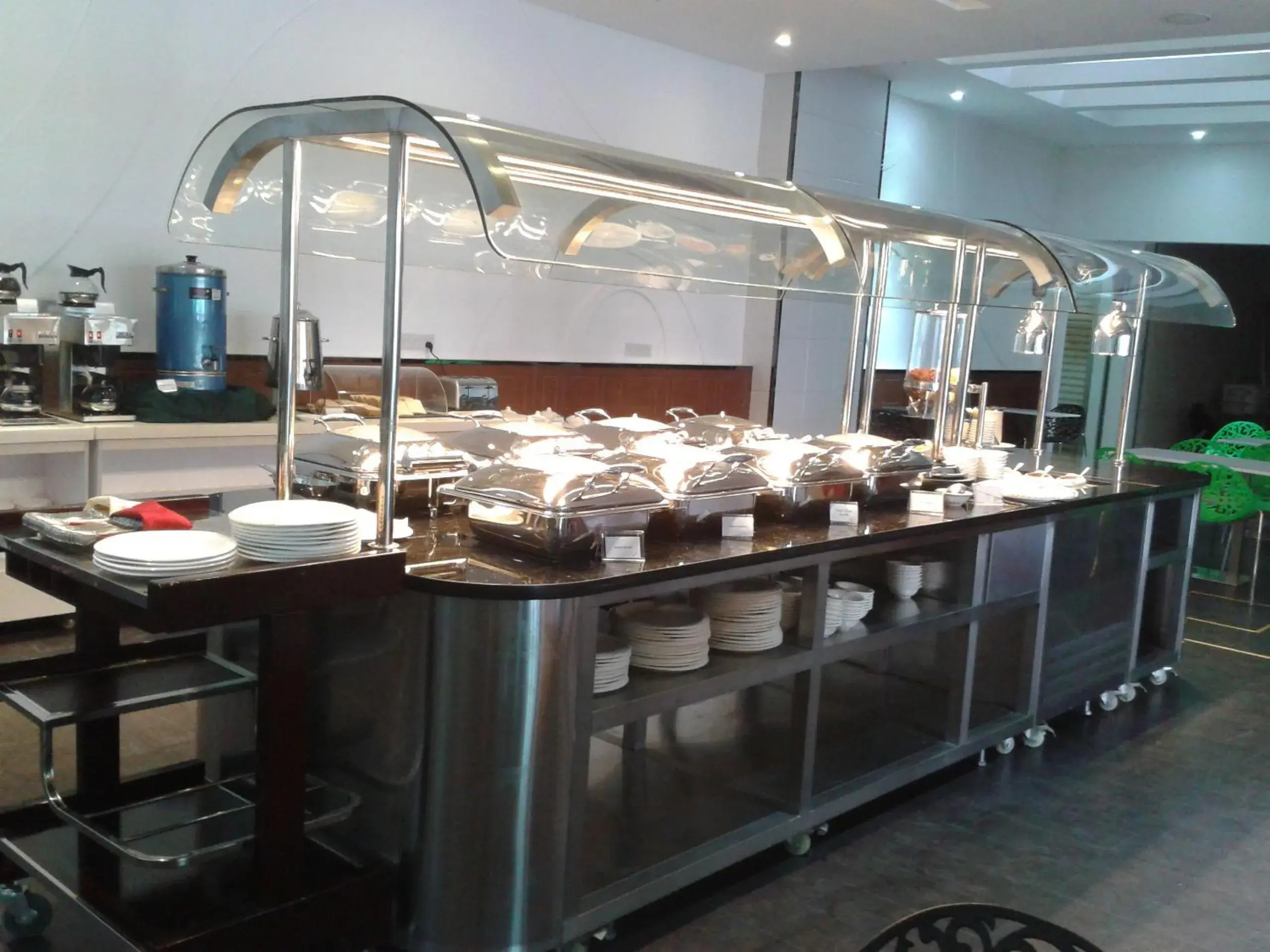 Restaurant/places to eat in Seri Simanggang Hotel Restaurant/places to eat in Seri Simanggang Hotel