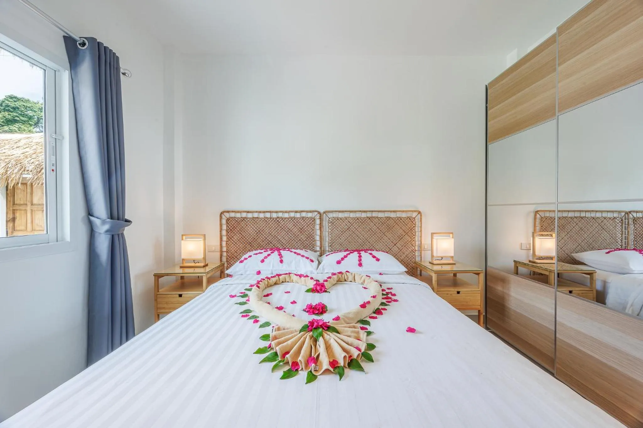 Bed in Baan Saint-Tropez Seaview Villas Kata Beach
