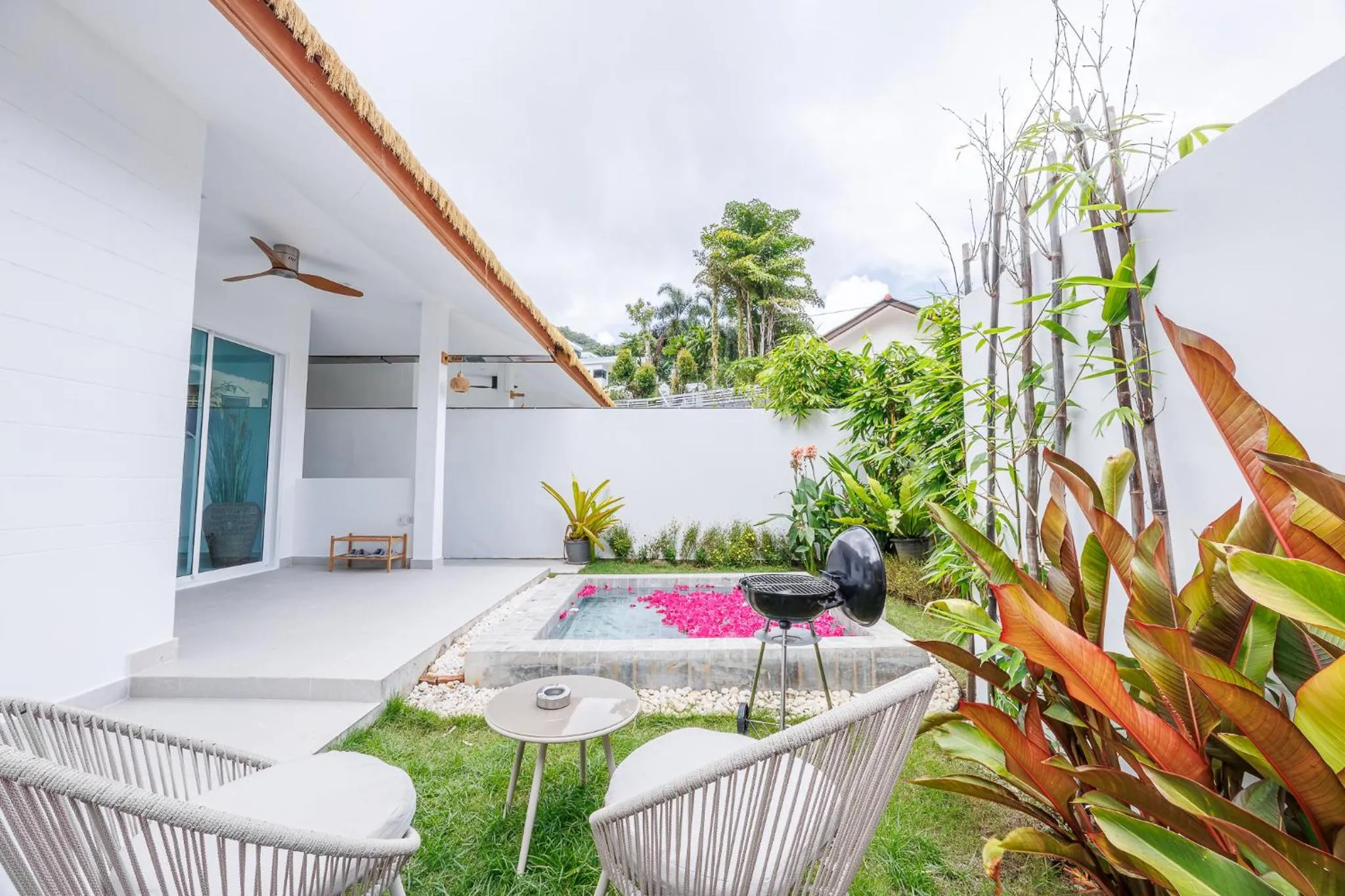 Swimming pool in Baan Saint-Tropez Seaview Villas Kata Beach