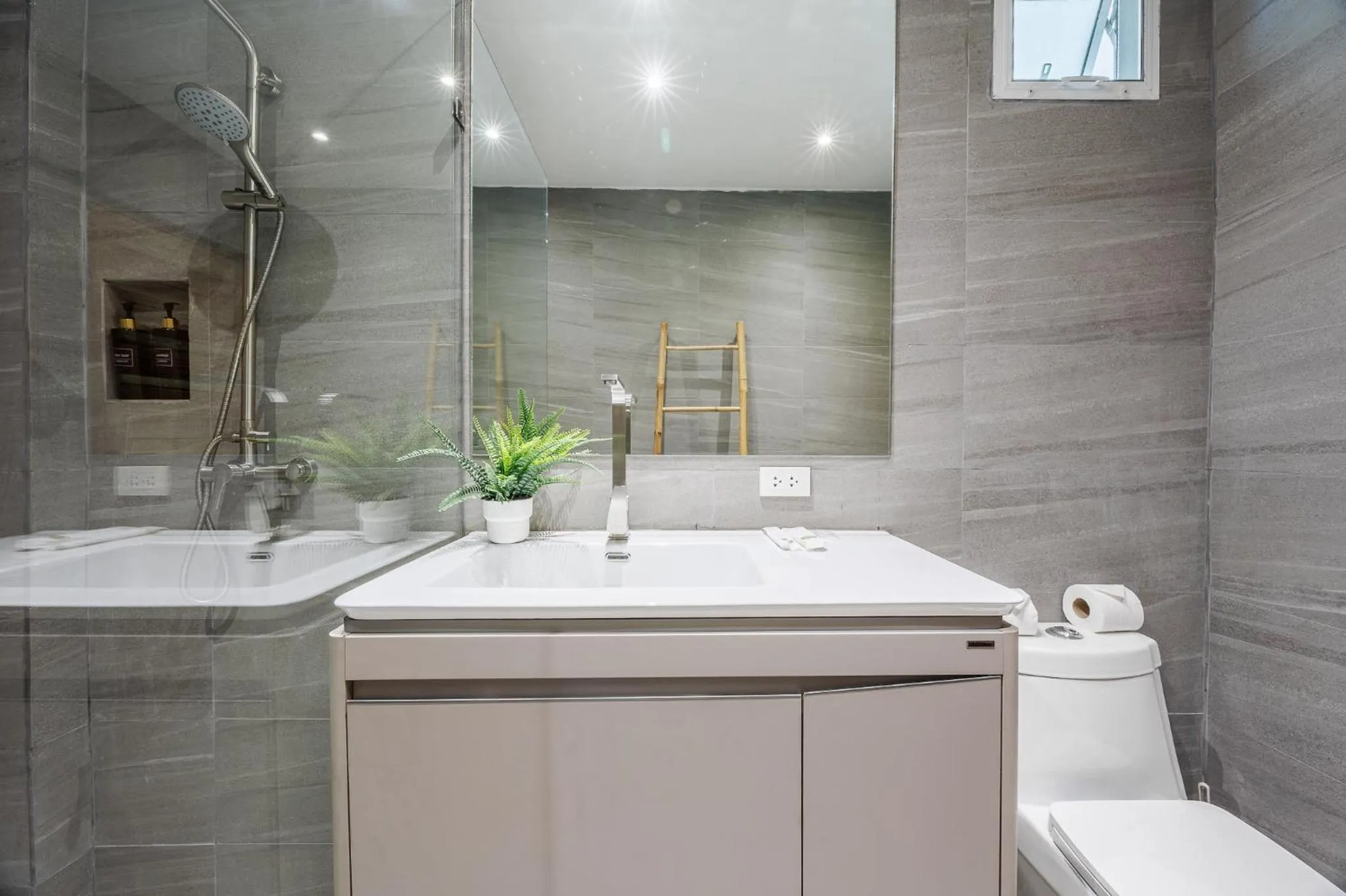 Bathroom in Baan Saint-Tropez Seaview Villas Kata Beach