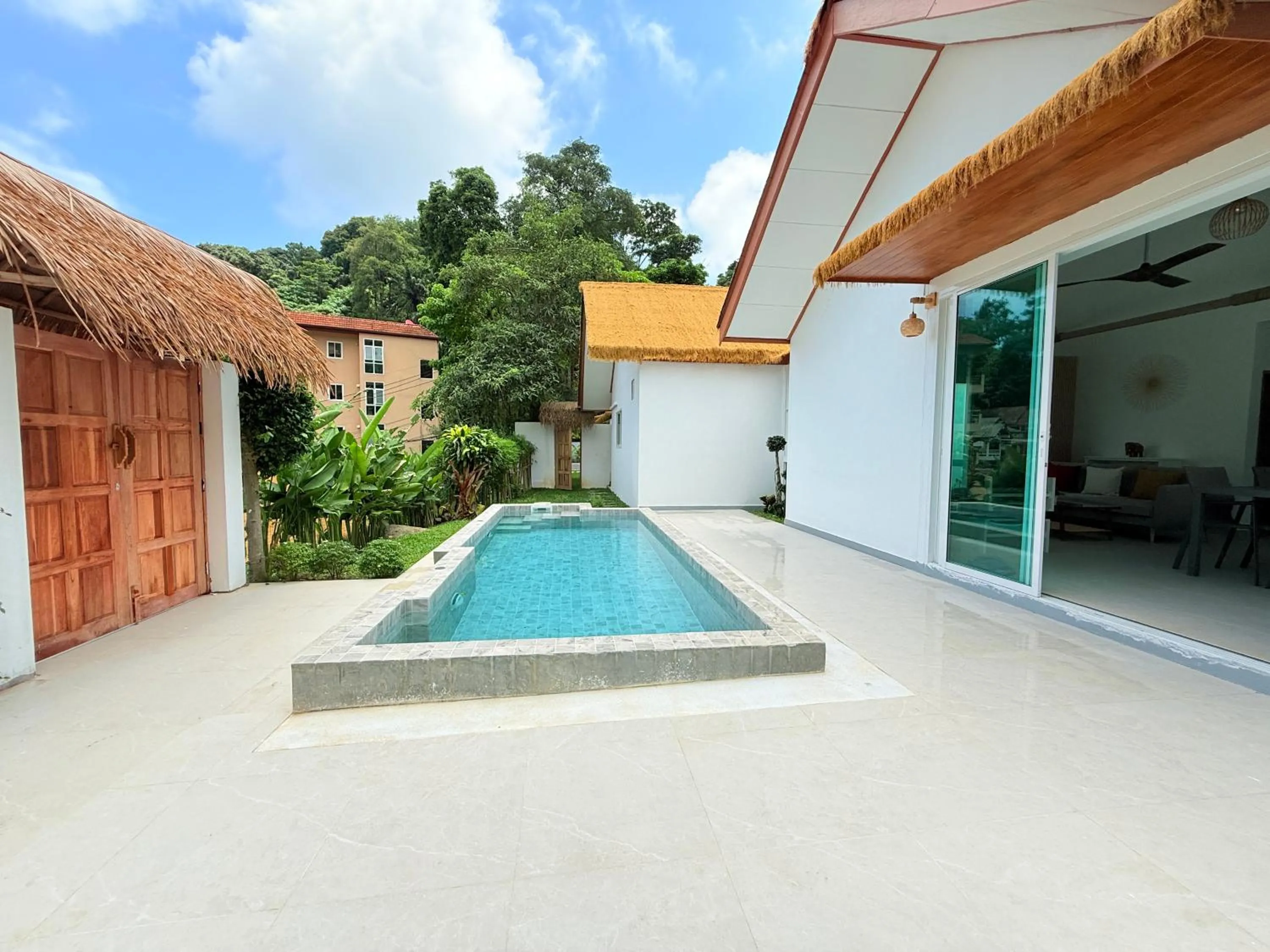 Baan Saint-Tropez Seaview Villas Kata Beach