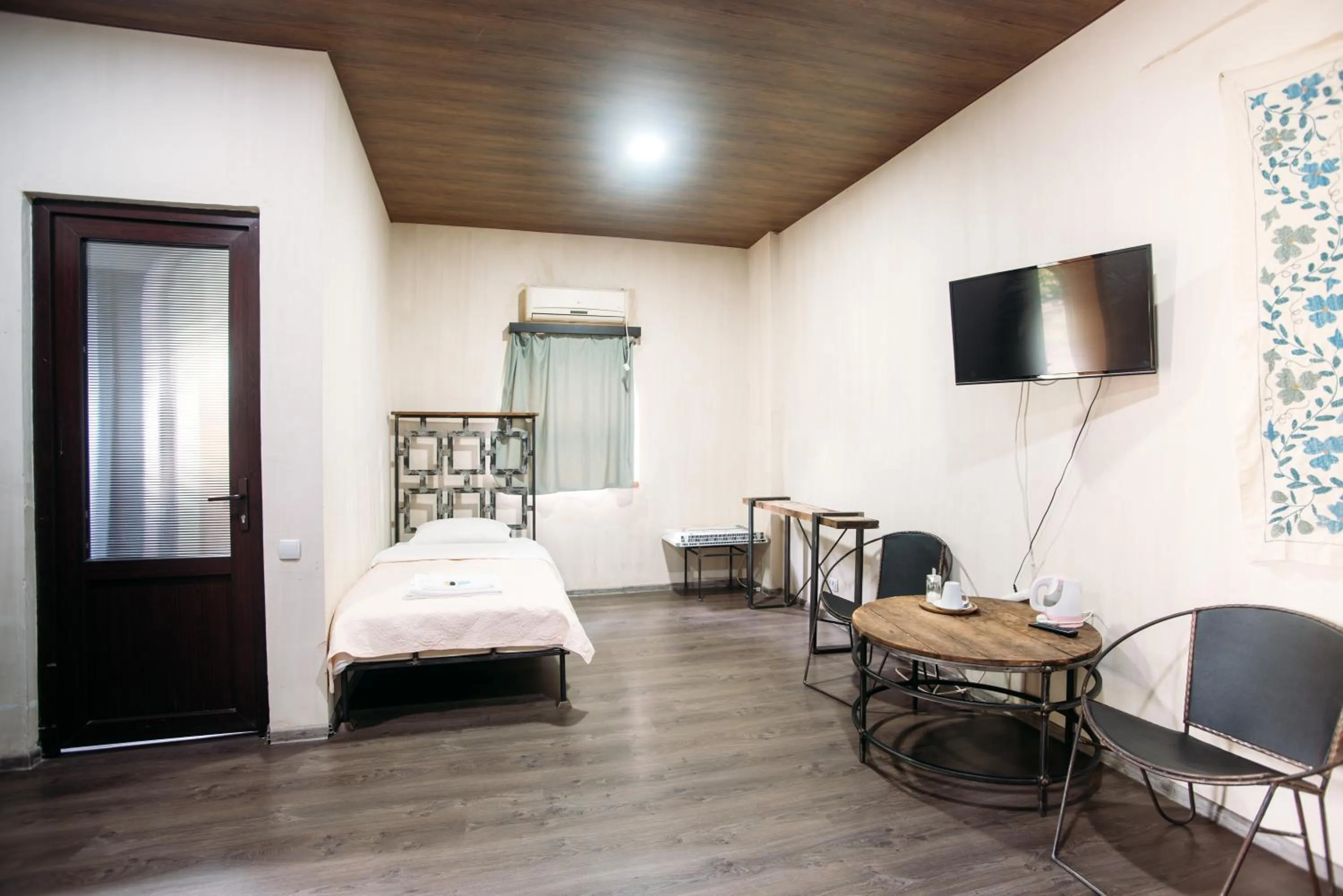 TV and multimedia, Bed in Chateau Eniseli