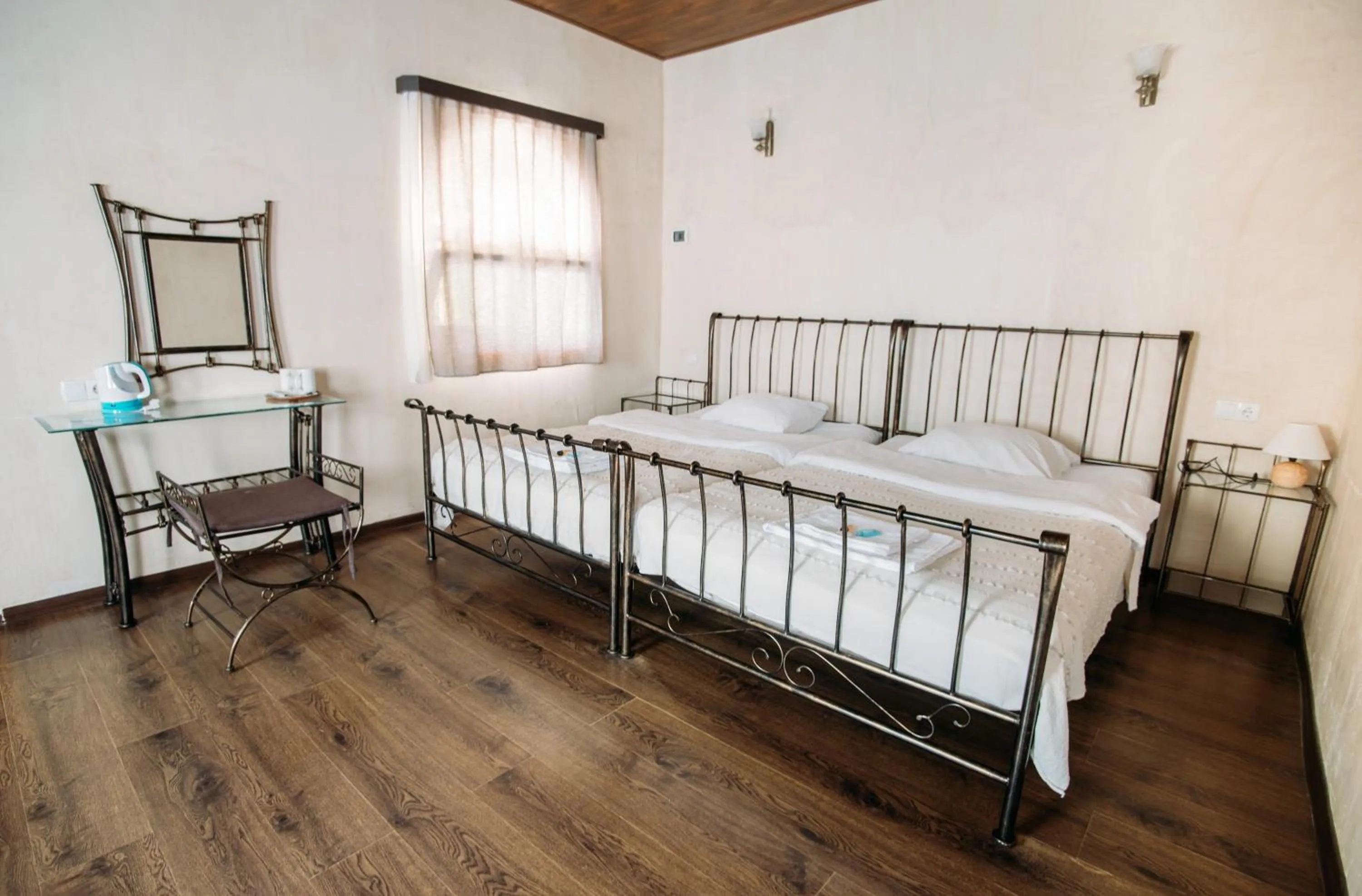 Bedroom, Bed in Chateau Eniseli