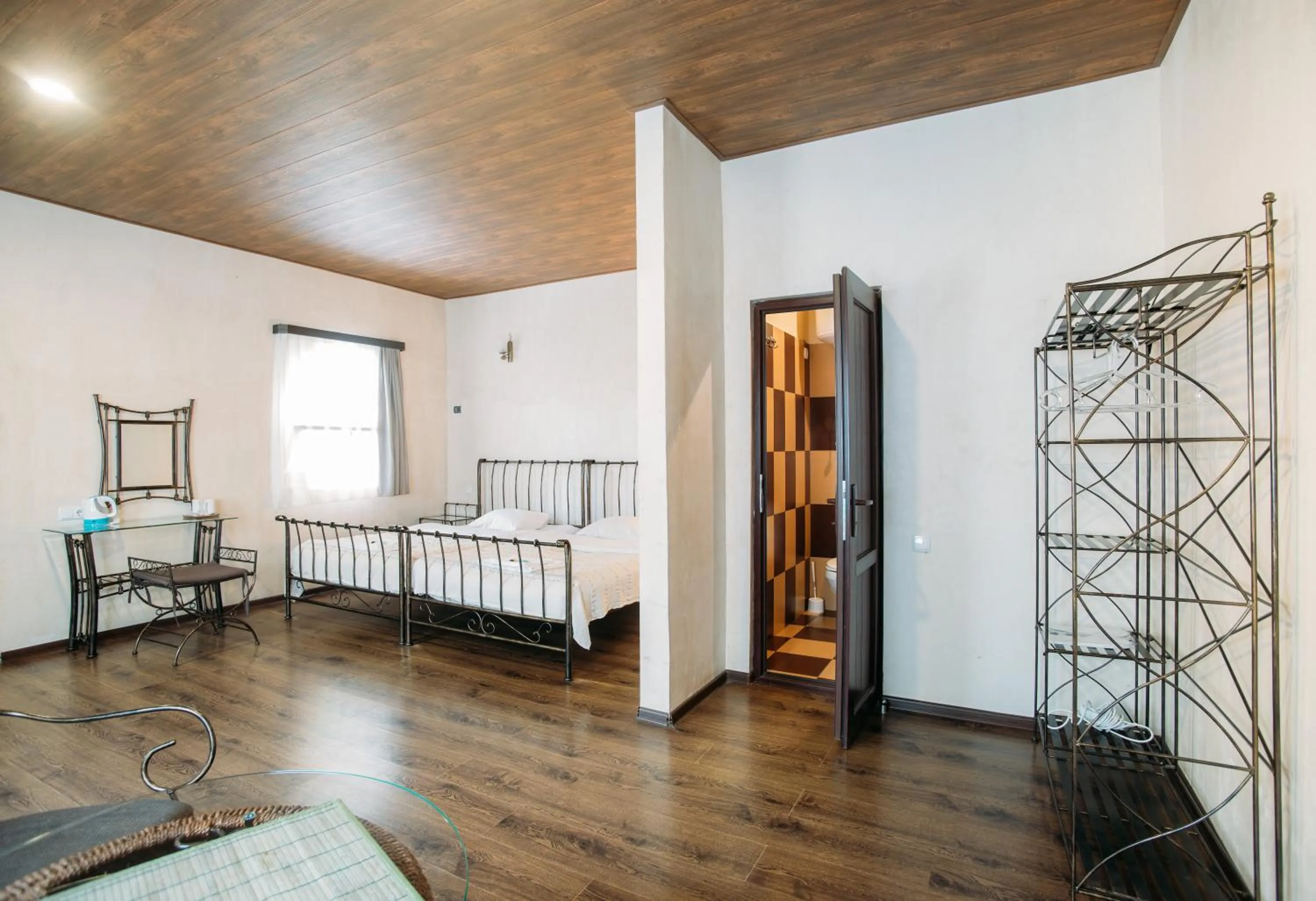 Bedroom, Bed in Chateau Eniseli