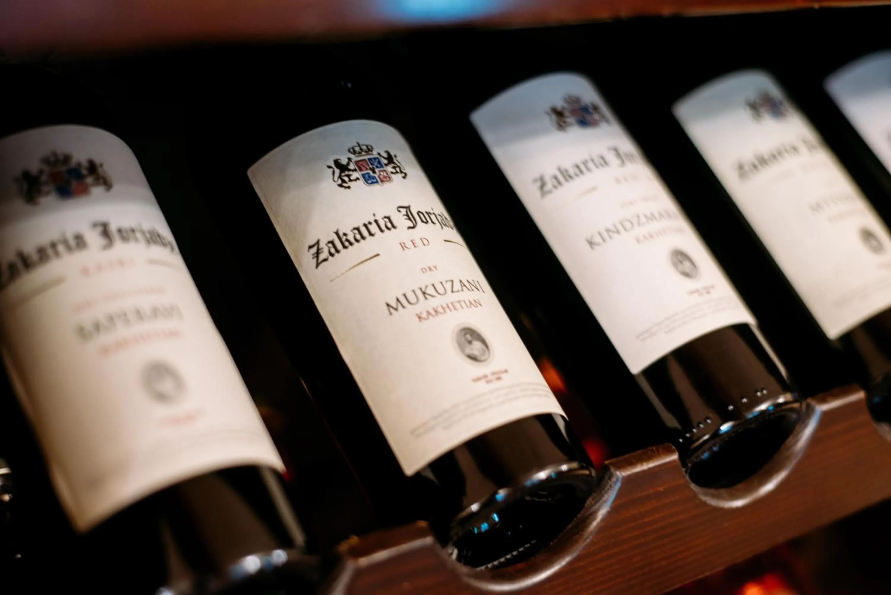 Restaurant/places to eat in Chateau Eniseli