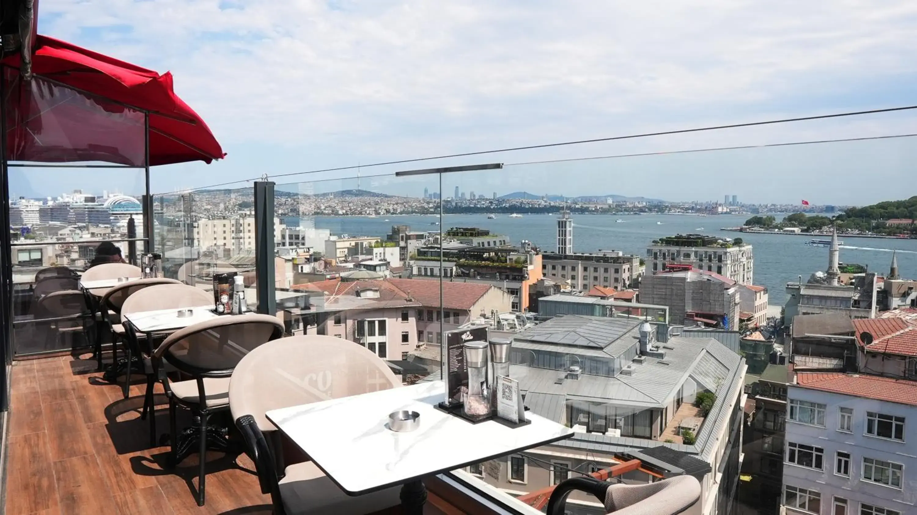 Property building in Karakoy Aparts Hotel - Special Category Property building in Karakoy Aparts Hotel - Special Category