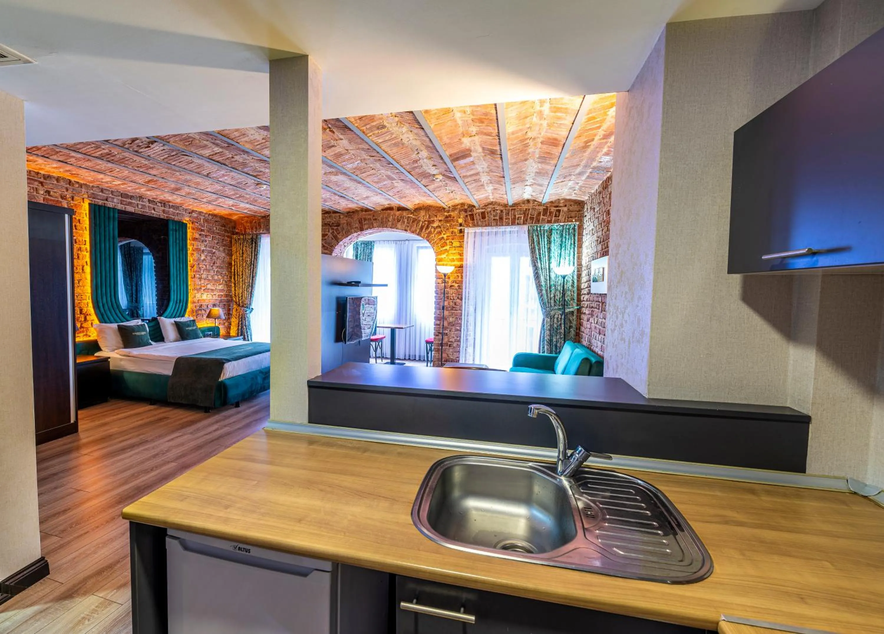 kitchen, Bed in Karakoy Aparts Hotel - Special Category