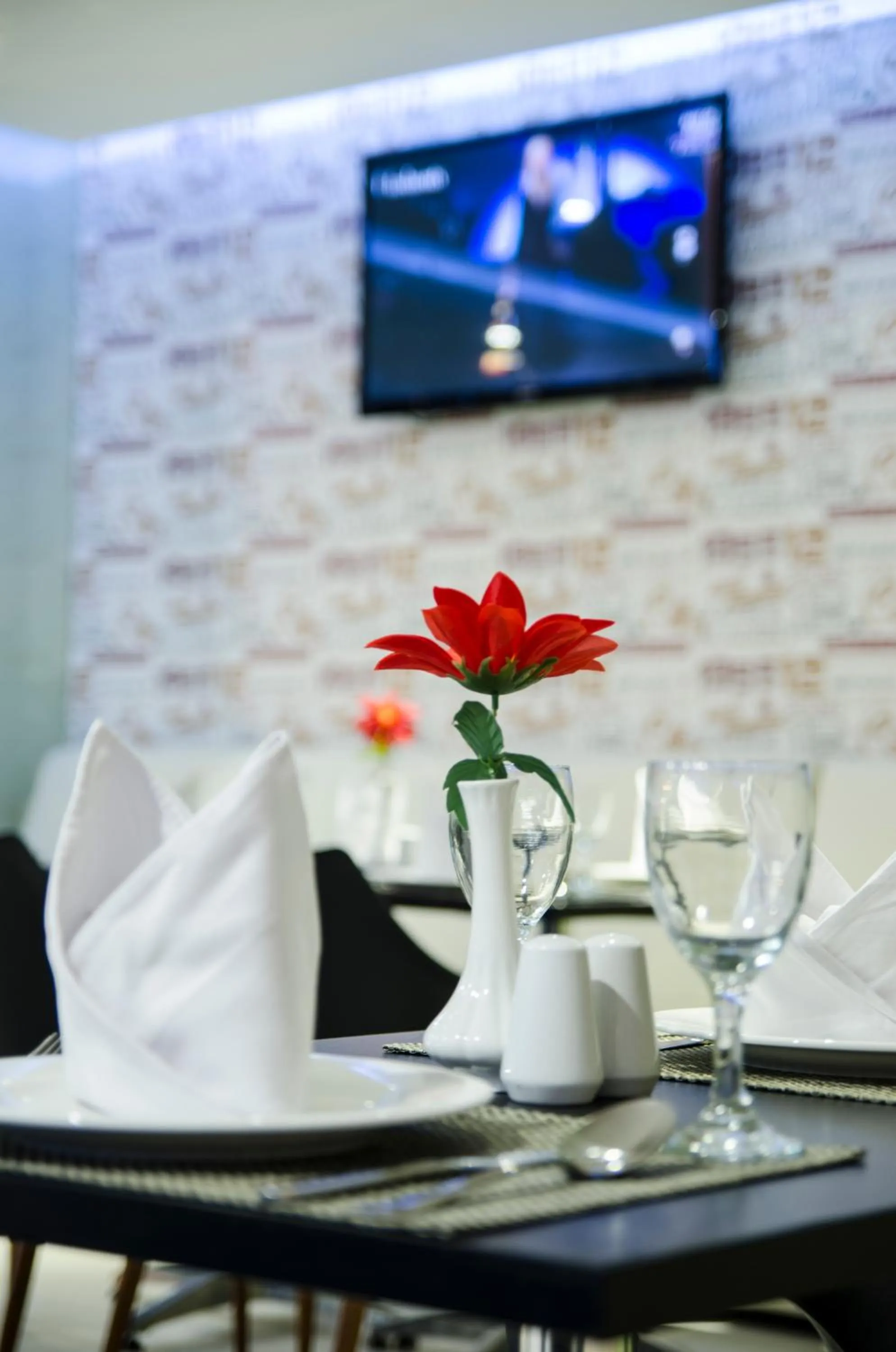 Lounge or bar, Restaurant/Places to Eat in The Life Hotels City Center