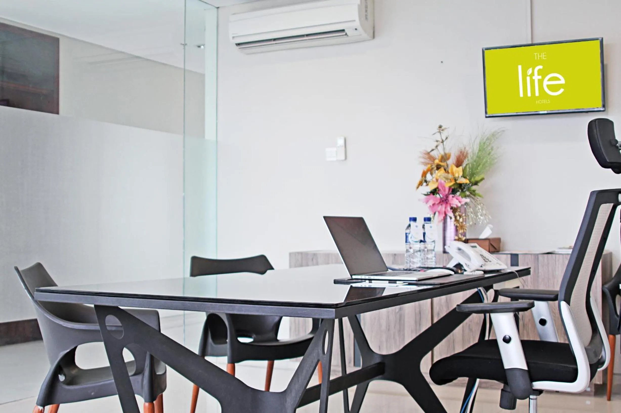 Business facilities in The Life Hotels City Center