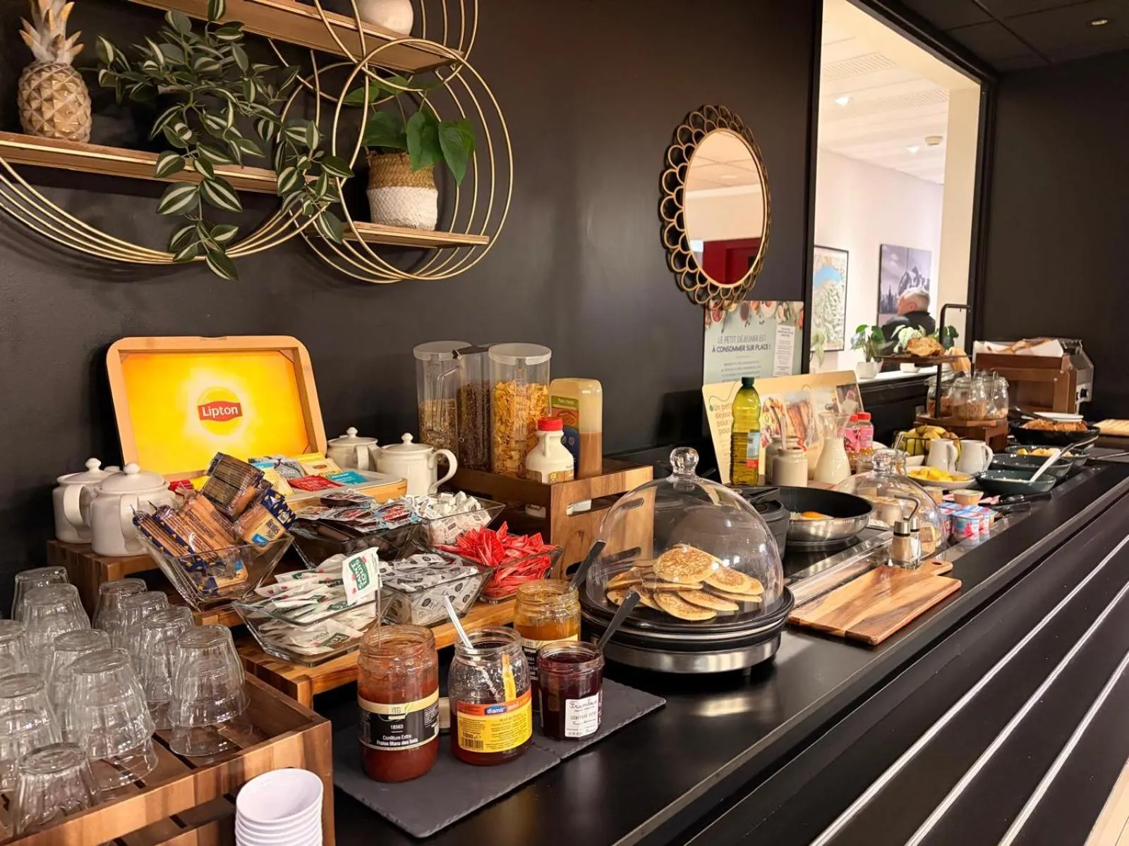 Breakfast in Campanile Annemasse Gare– Genève