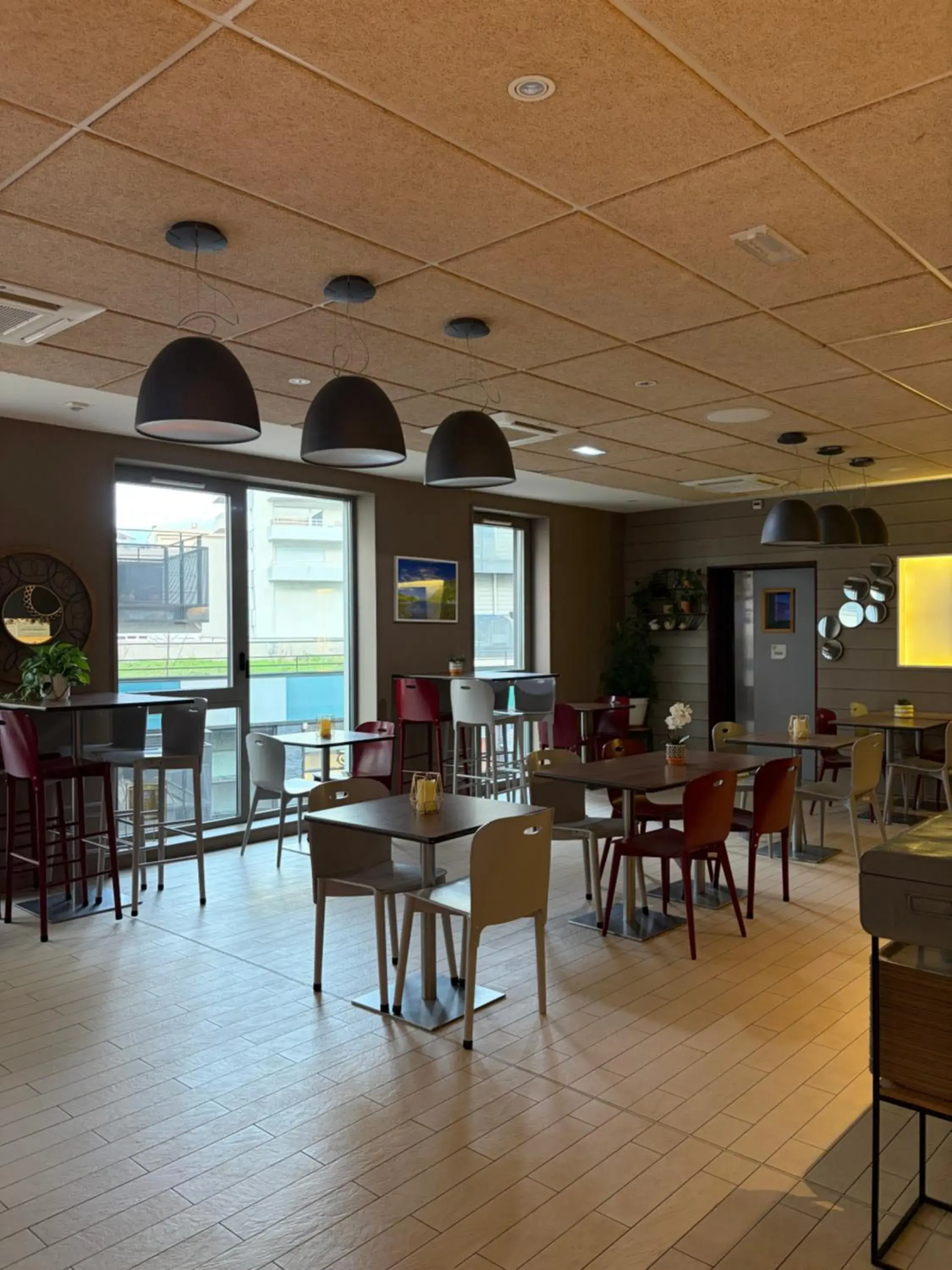 Restaurant/places to eat in Campanile Annemasse Gare– Genève Restaurant/places to eat in Campanile Annemasse Gare– Genève