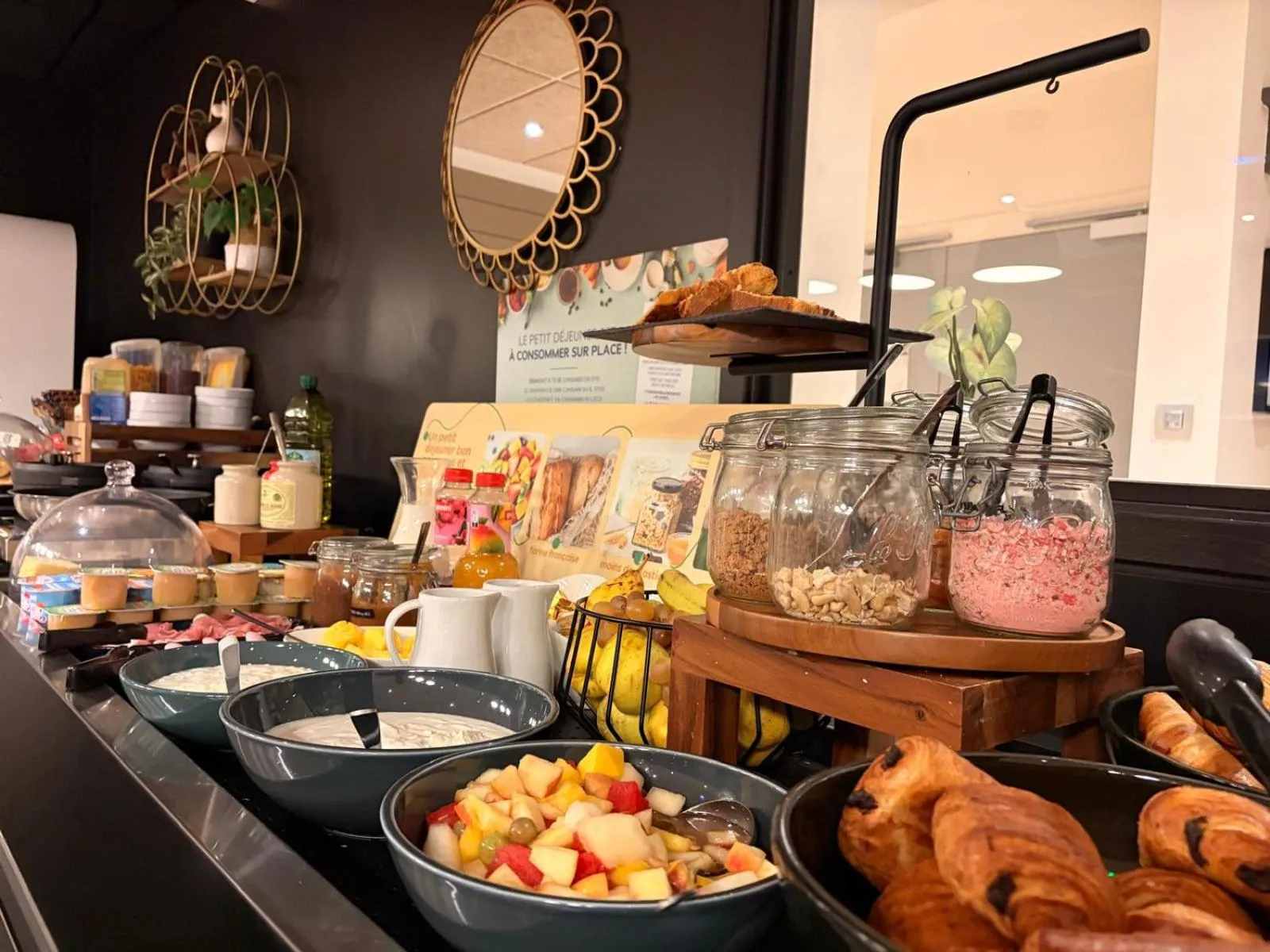 Breakfast in Campanile Annemasse Gare– Genève