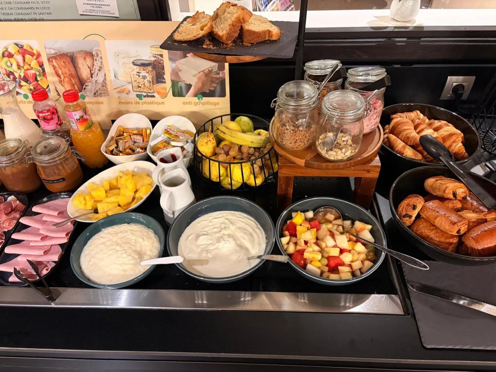Breakfast in Campanile Annemasse Gare– Genève