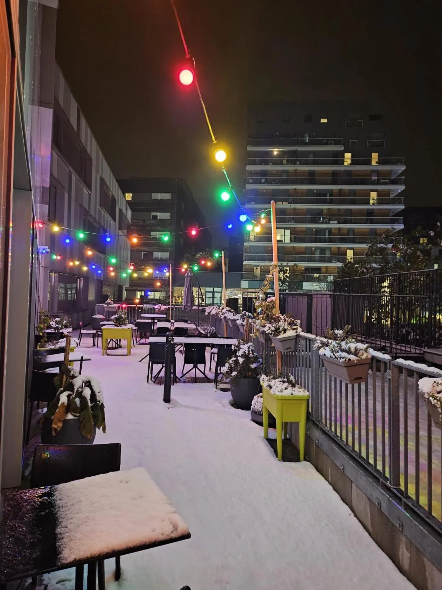 Patio in Campanile Annemasse Gare– Genève