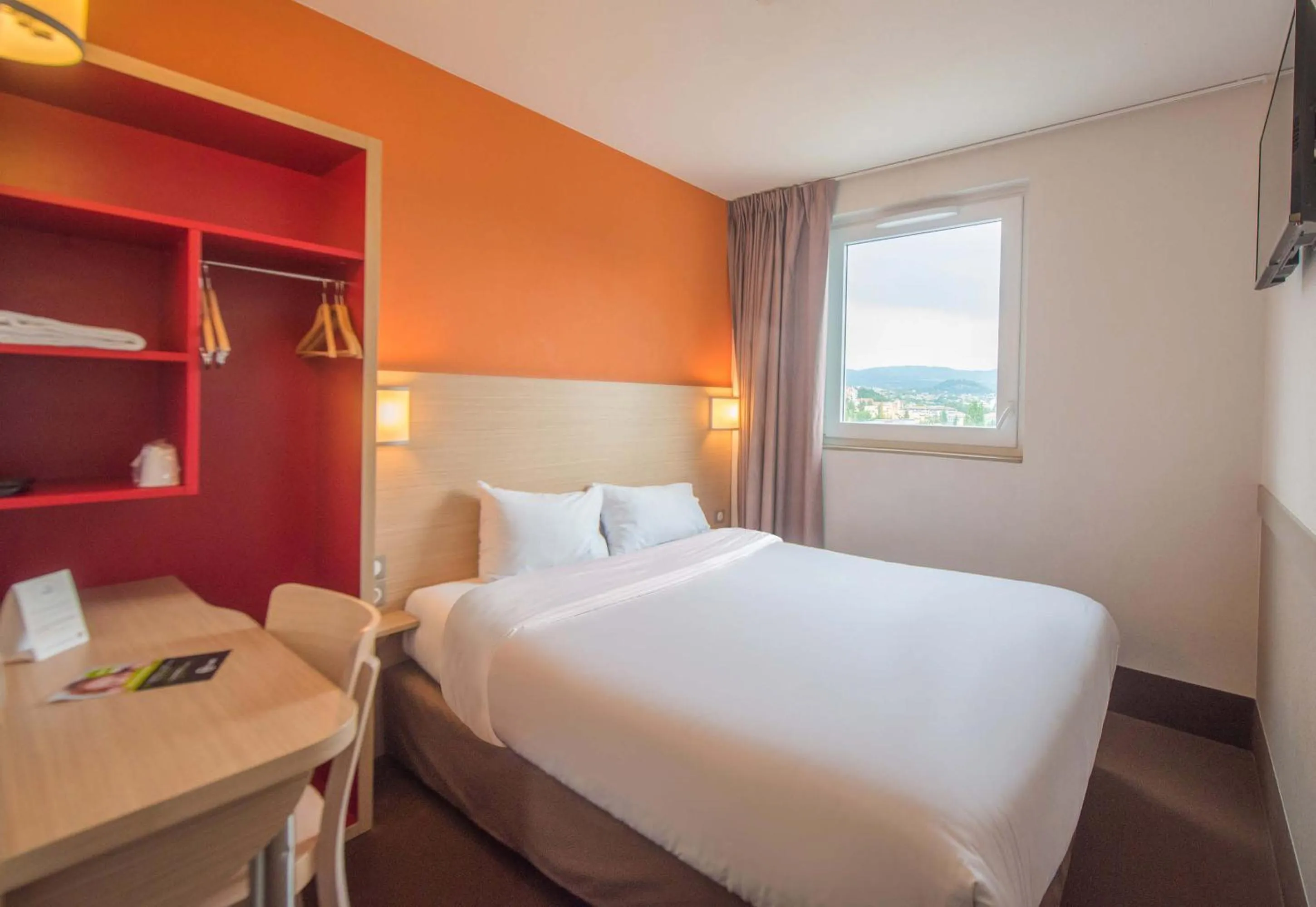 Bedroom, Bed in B&B HOTEL Gap