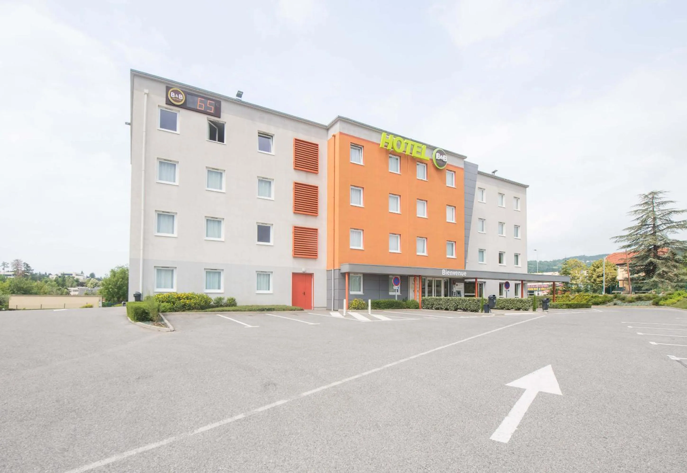 Property building in B&B HOTEL Gap