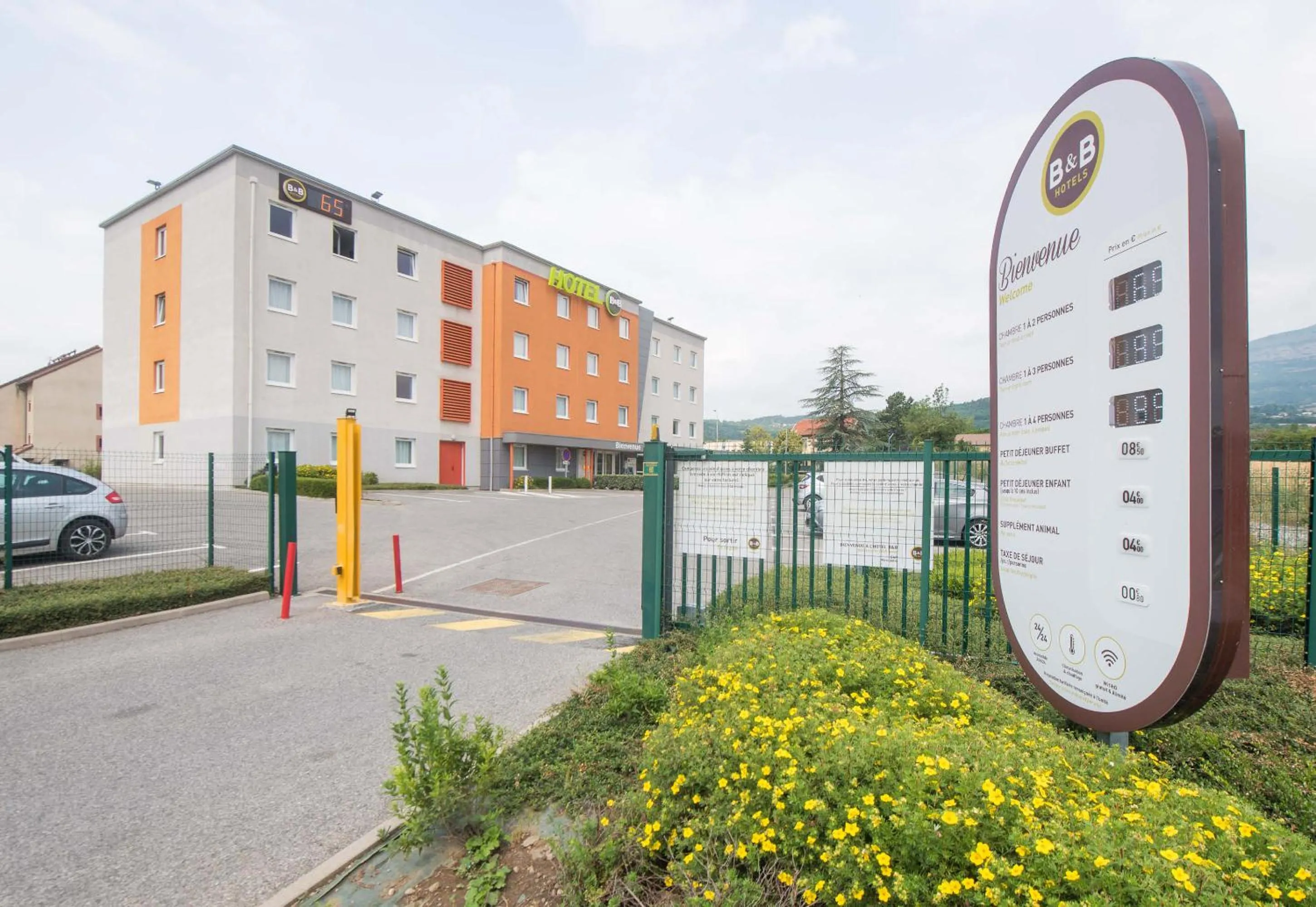 Property building in B&B HOTEL Gap