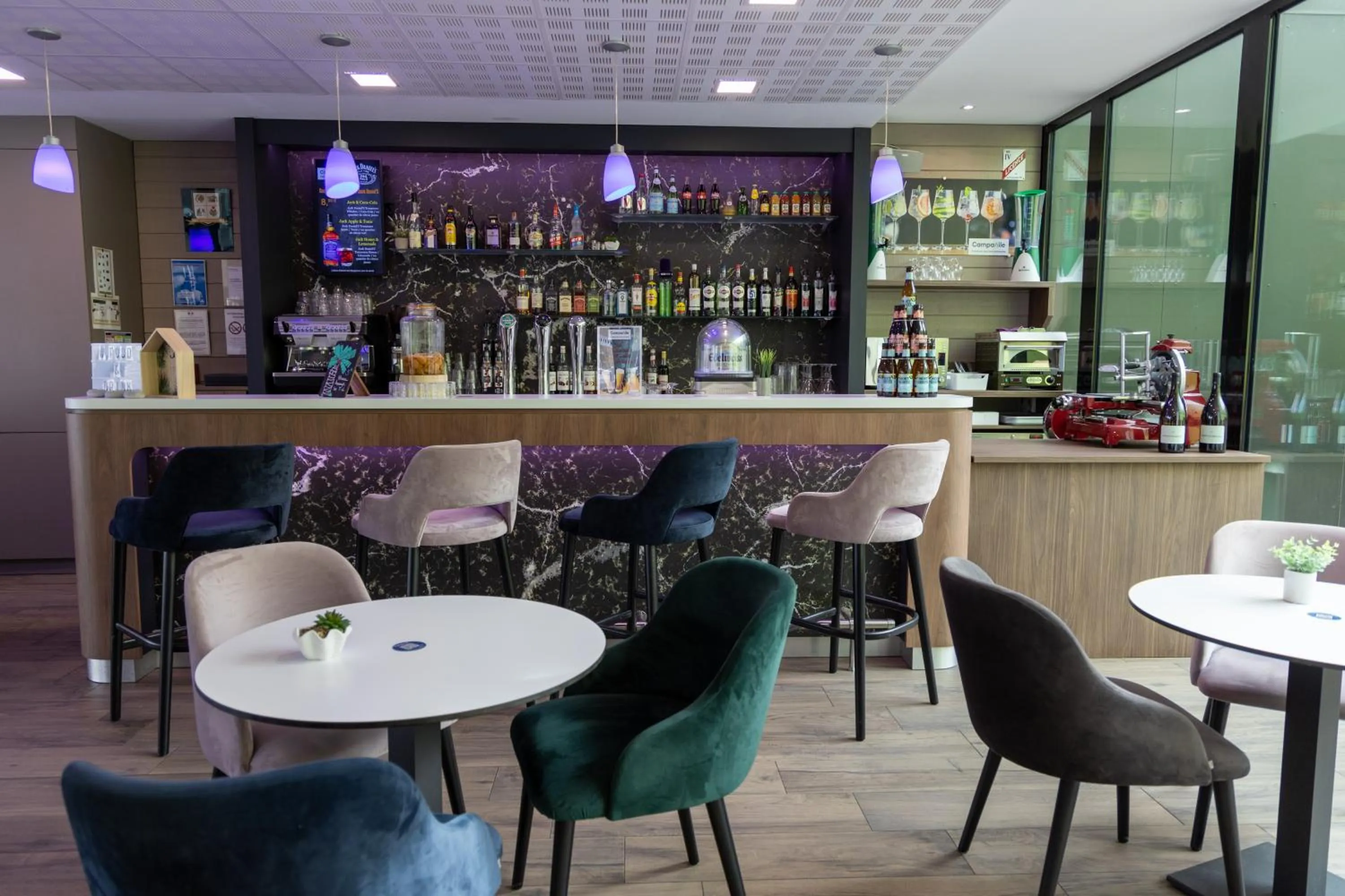 Living room in Campanile Belfort Montbéliard - Gare La Jonxion.