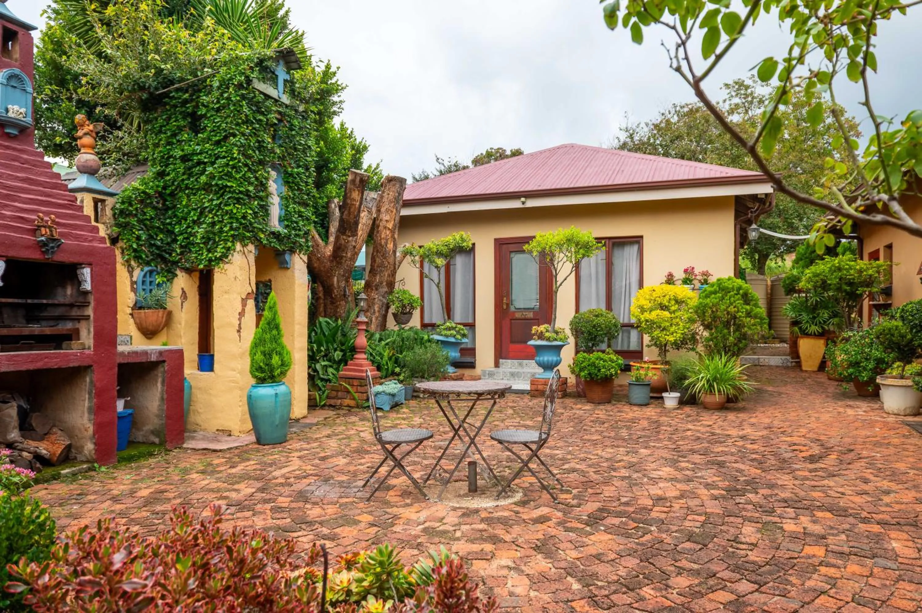 Patio in Hampton House Guest House